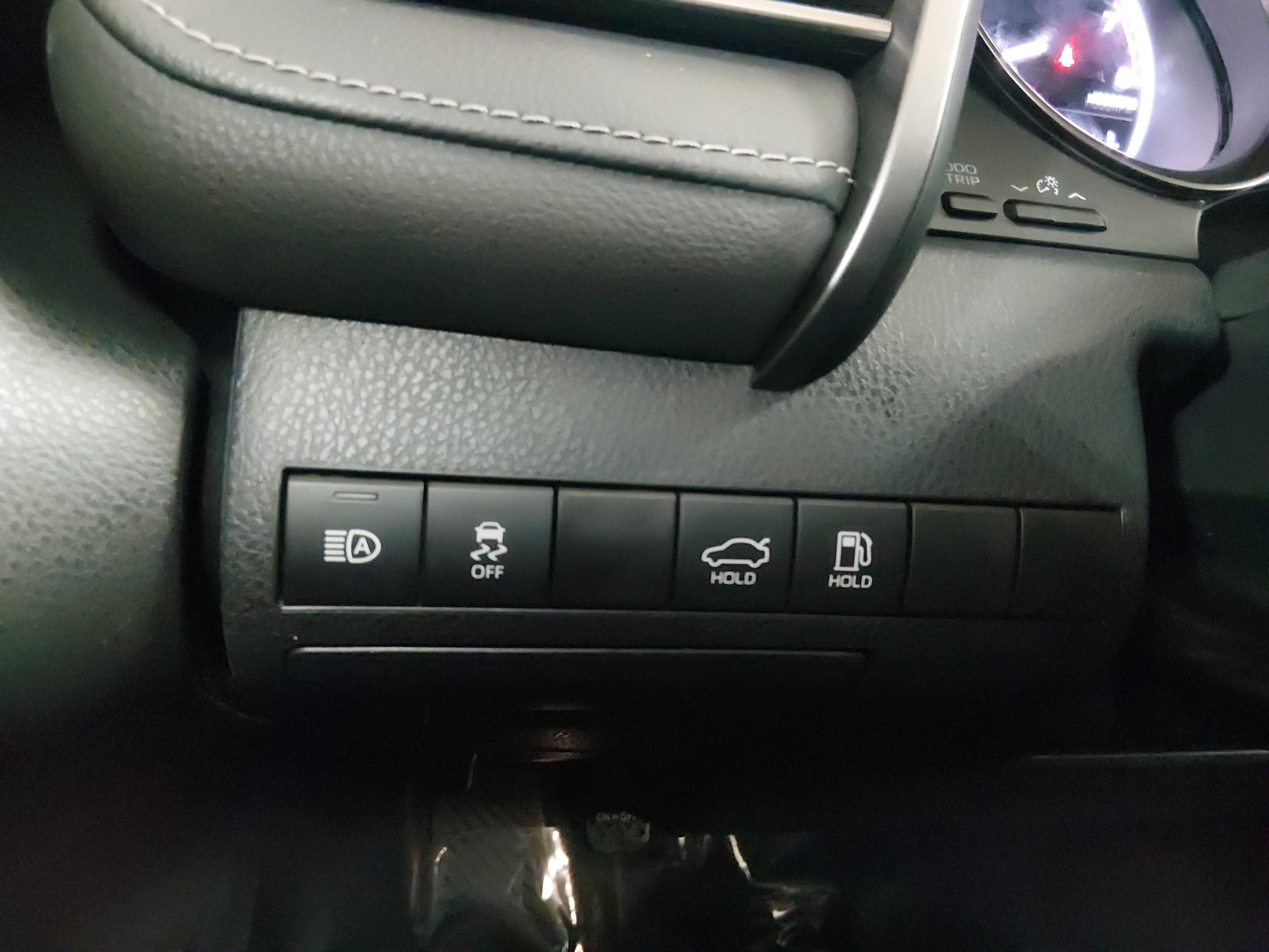 Toyota Camry Se Auto - Thumbnail 13