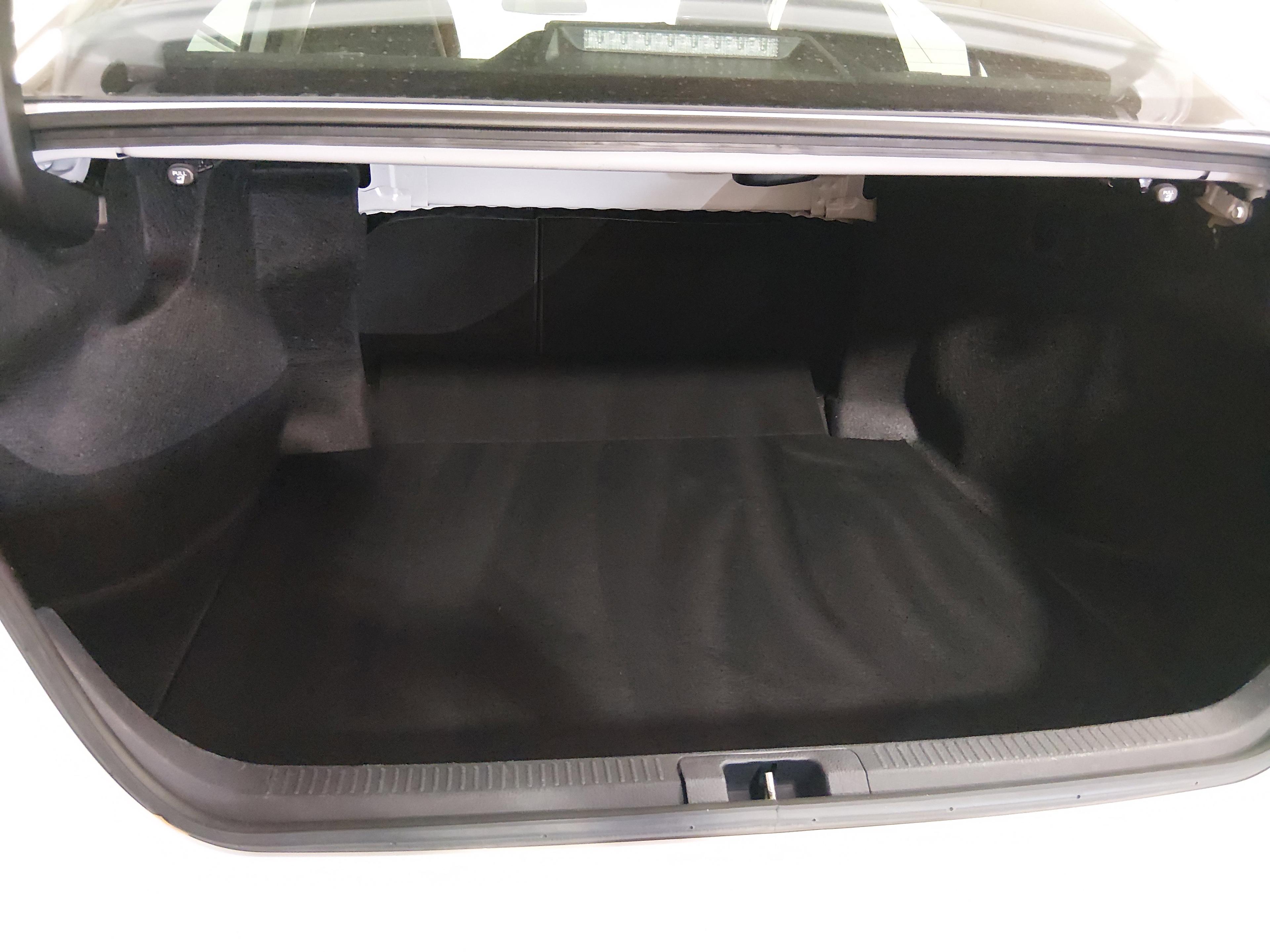 Toyota Camry Se Auto - Thumbnail 11