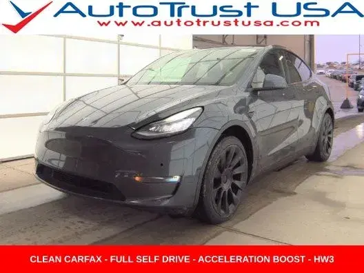 Tesla Model Y Long Range - View 1