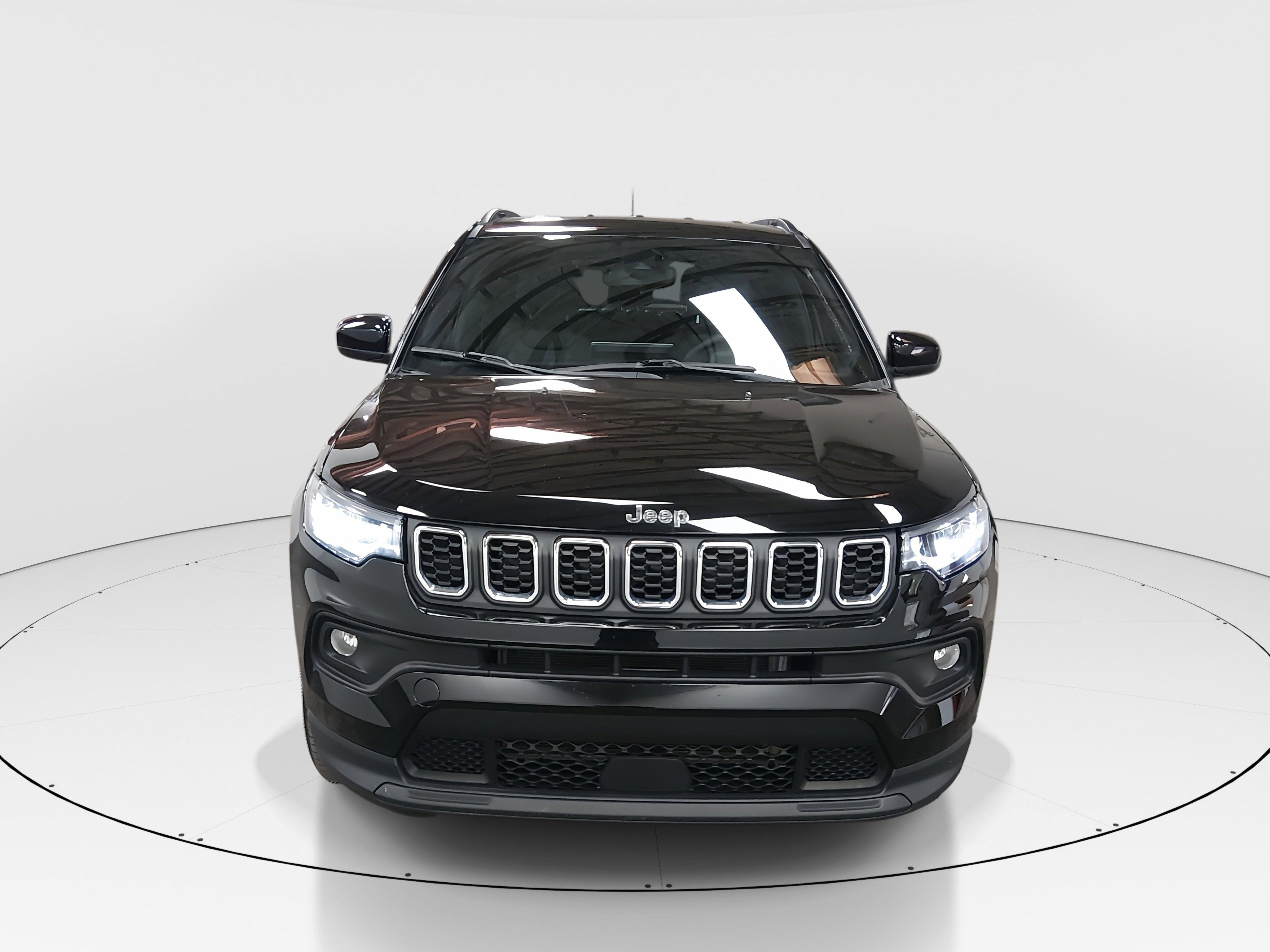 Jeep Compass Latitude 4X4 - Thumbnail 2
