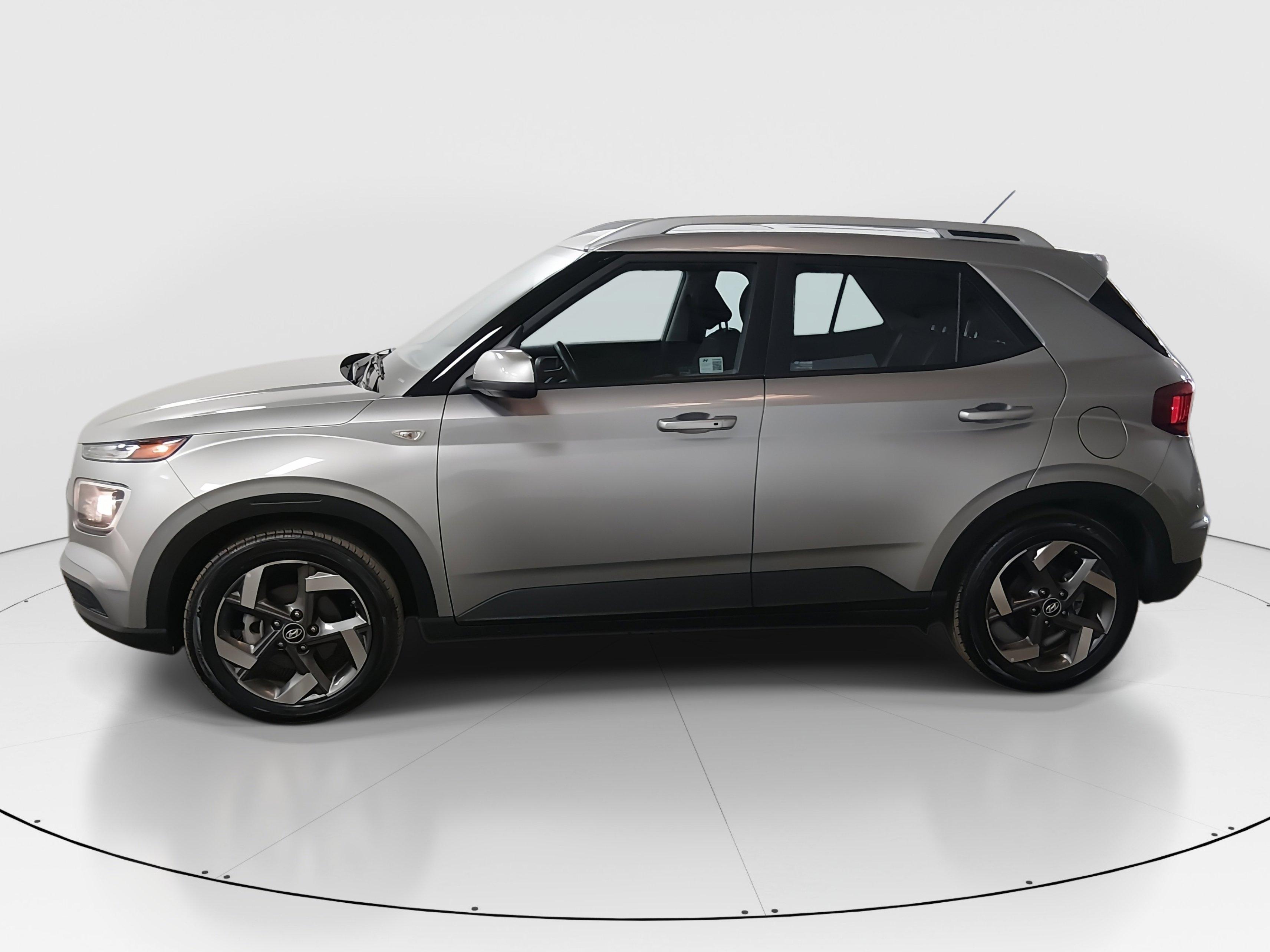 Hyundai Venue Sel Ivt - Thumbnail 4