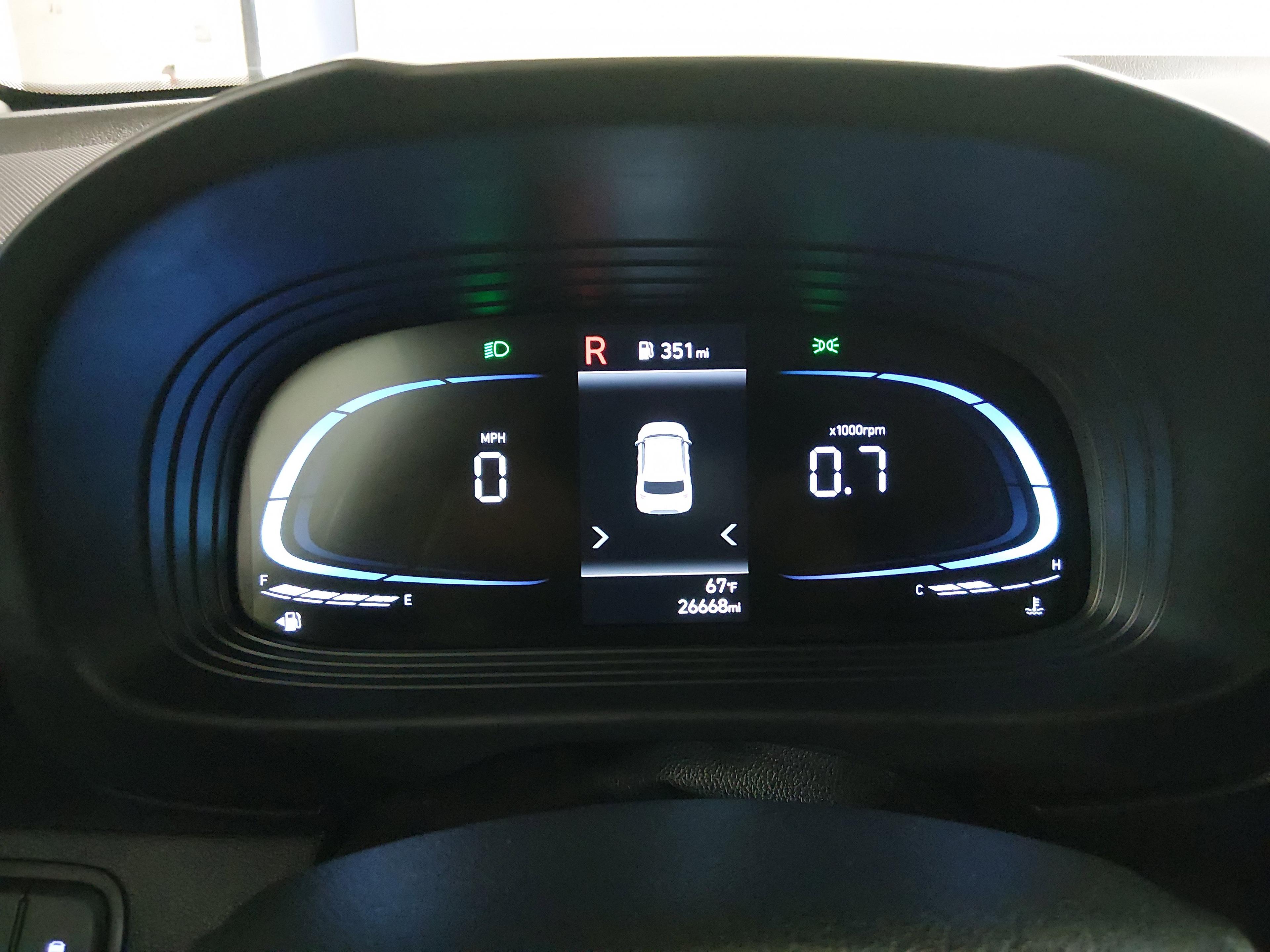 Hyundai Venue Sel Ivt - Thumbnail 14