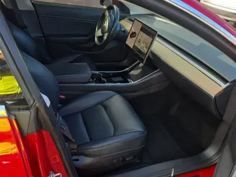 Tesla Model 3 Long Range - Thumbnail 5