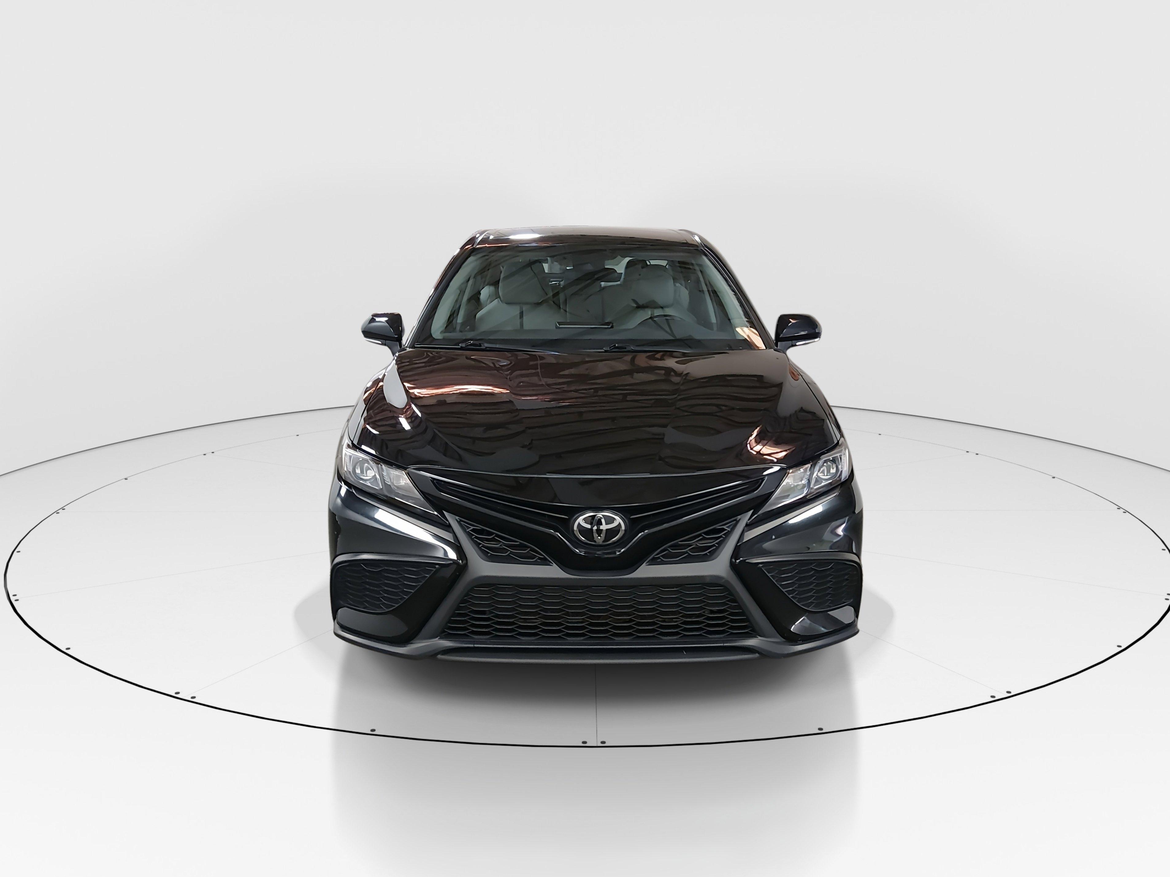 Toyota Camry Se Auto - Thumbnail 2