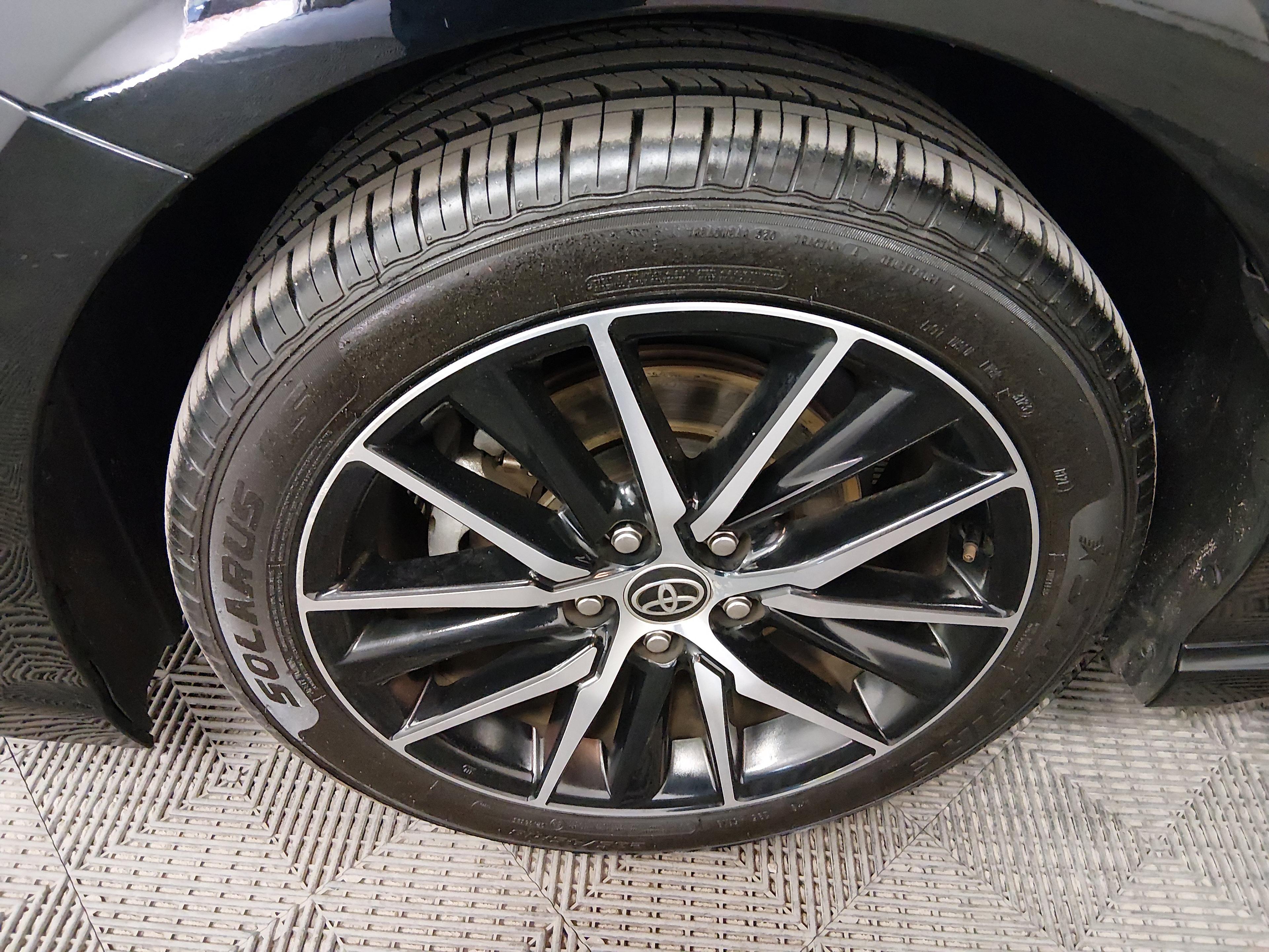 Toyota Camry Se Auto - Thumbnail 10