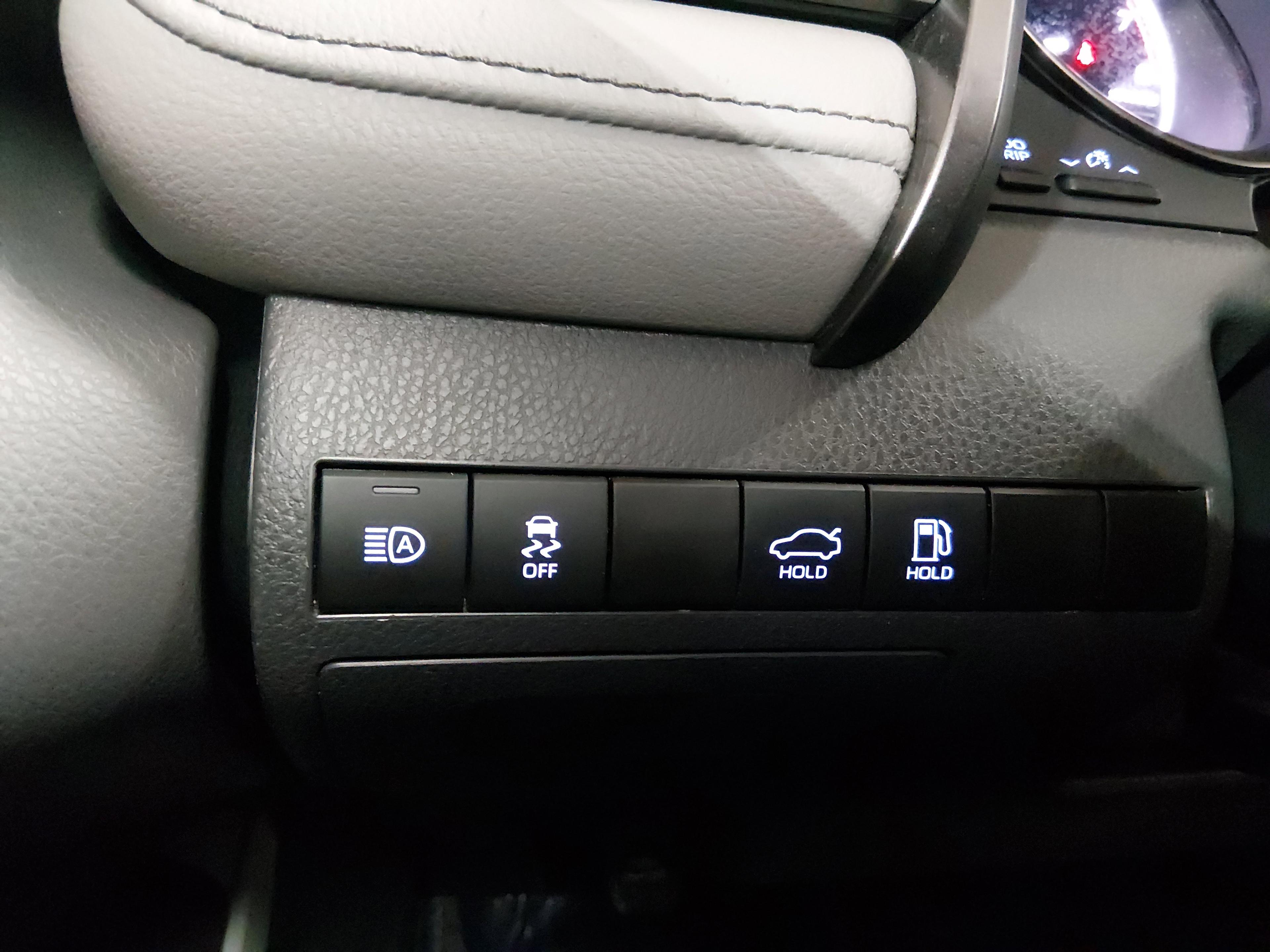 Toyota Camry Se Auto - Thumbnail 13