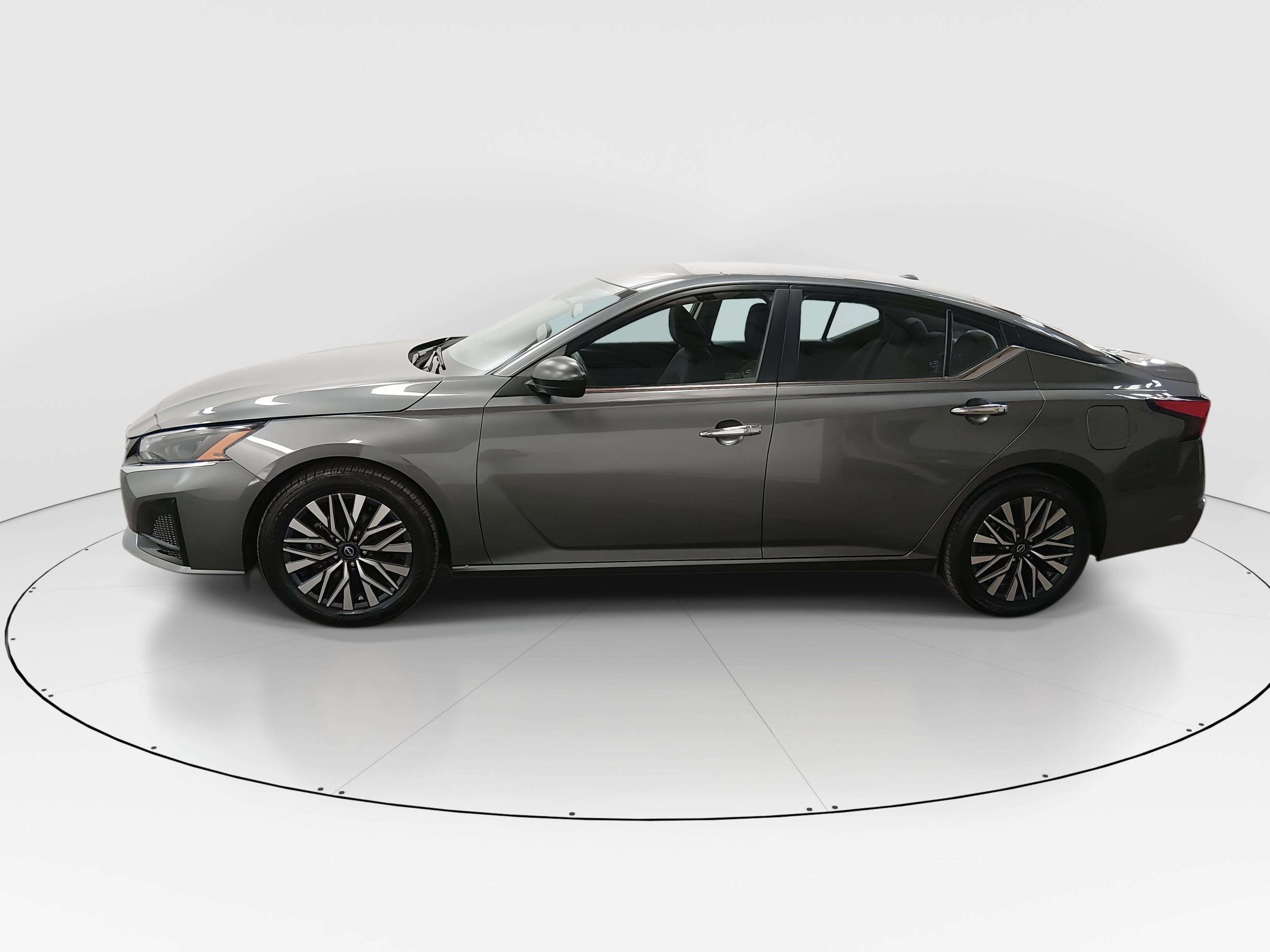 Nissan Altima 2.5 Sv Sedan - Thumbnail 4