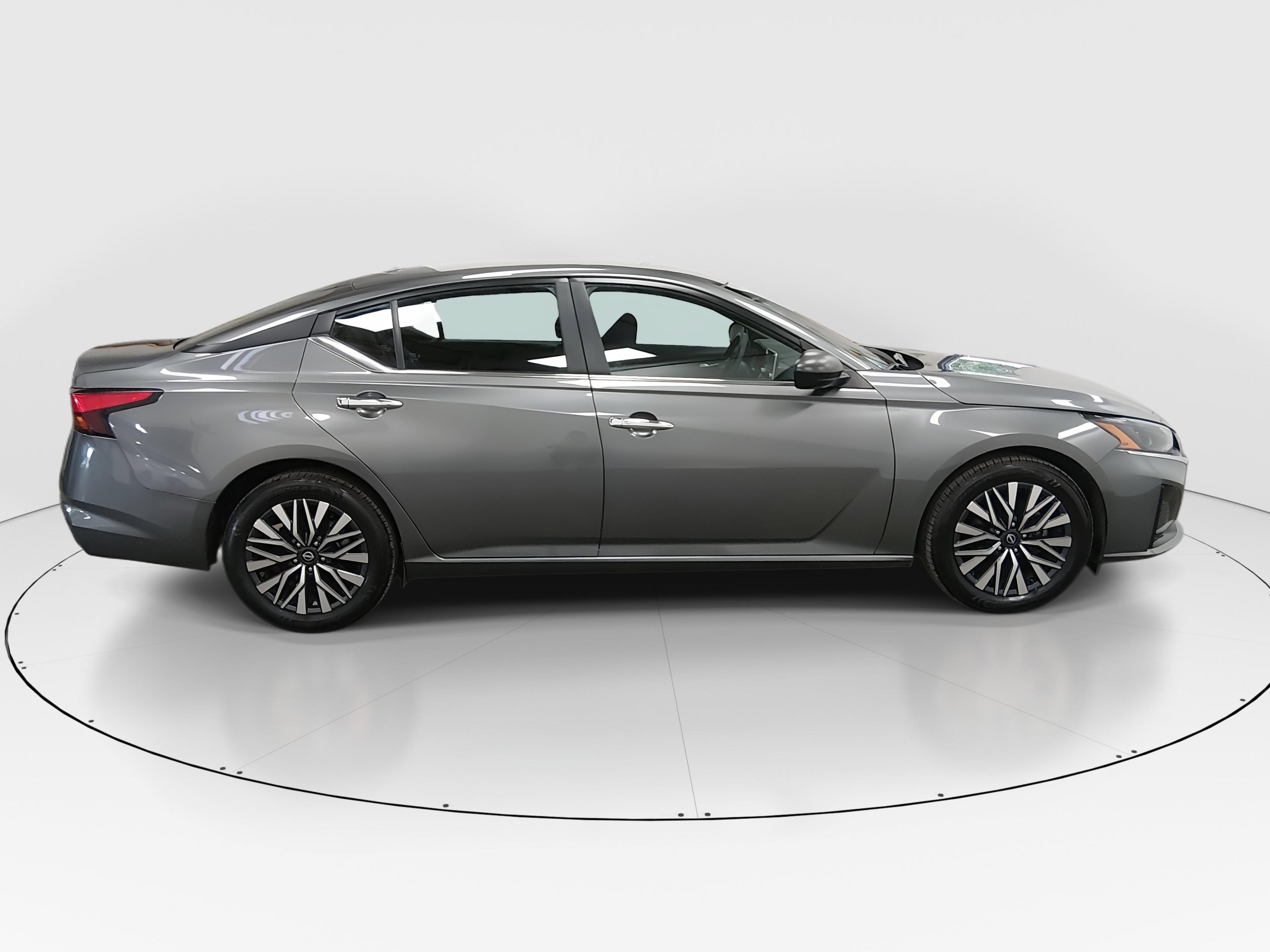 Nissan Altima 2.5 Sv Sedan - Thumbnail 8