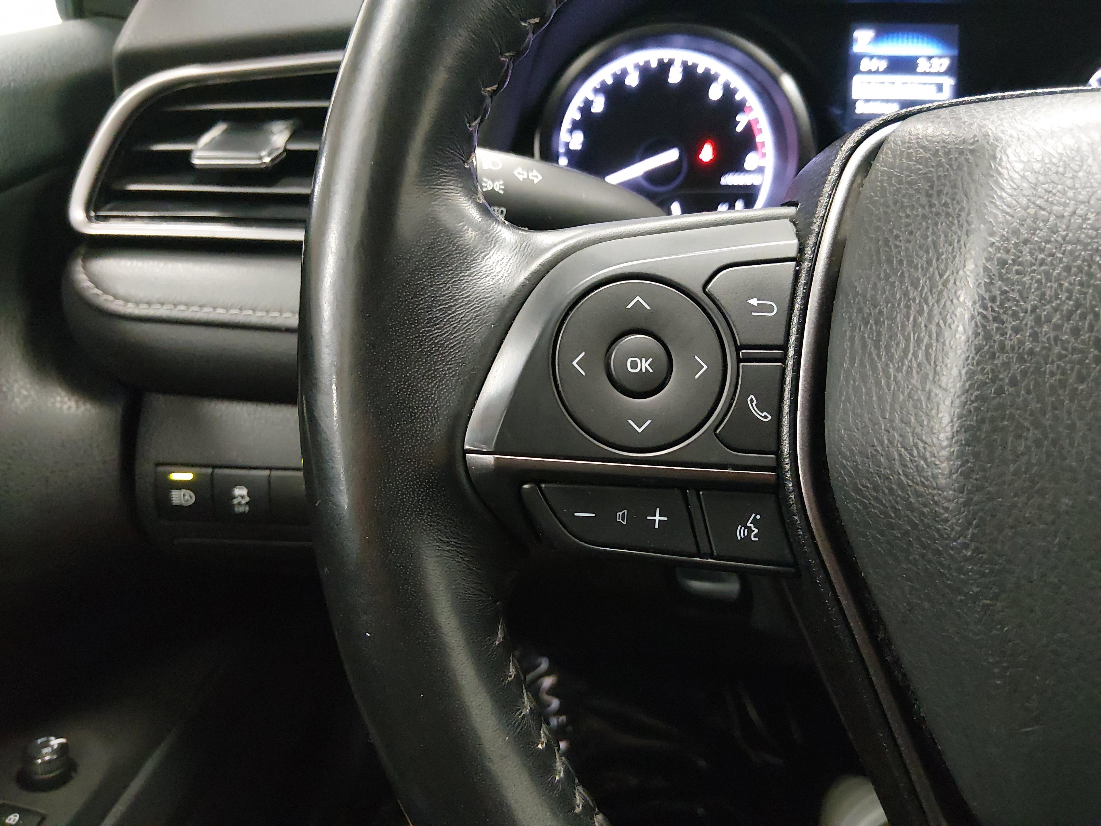 Toyota Camry Se Auto - Thumbnail 12