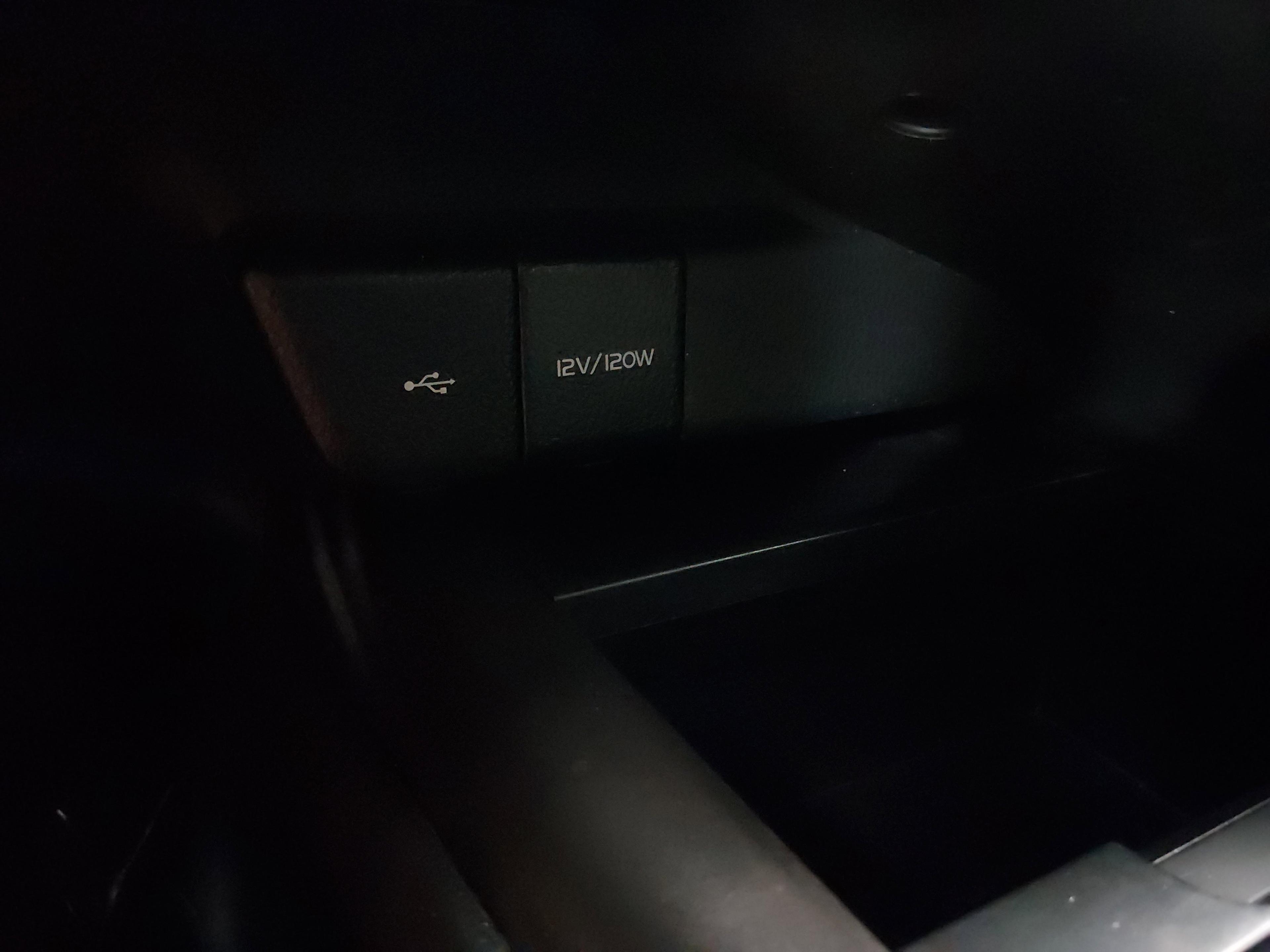 Toyota Camry Se Auto - Thumbnail 18