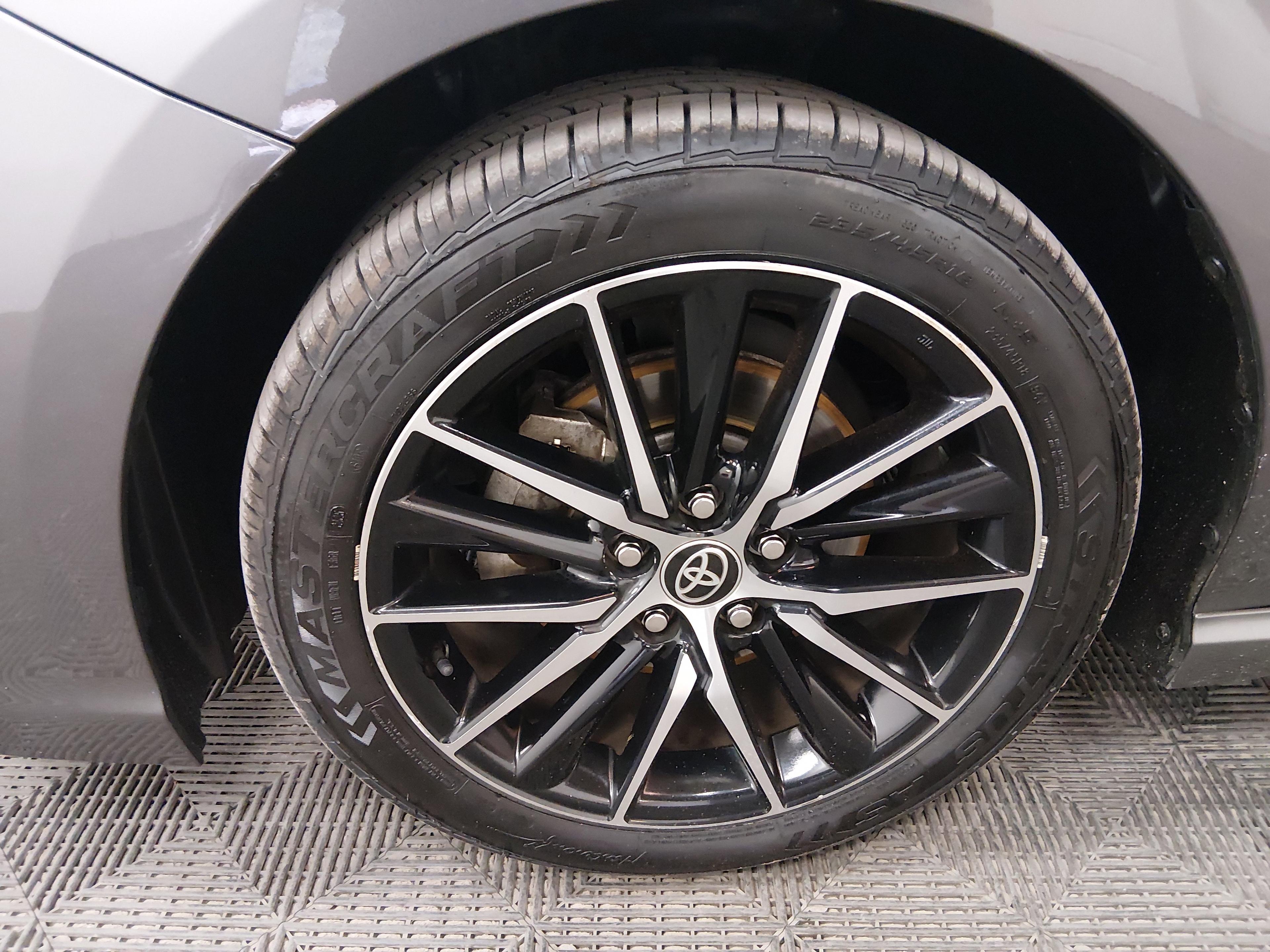 Toyota Camry Se Auto - Thumbnail 10