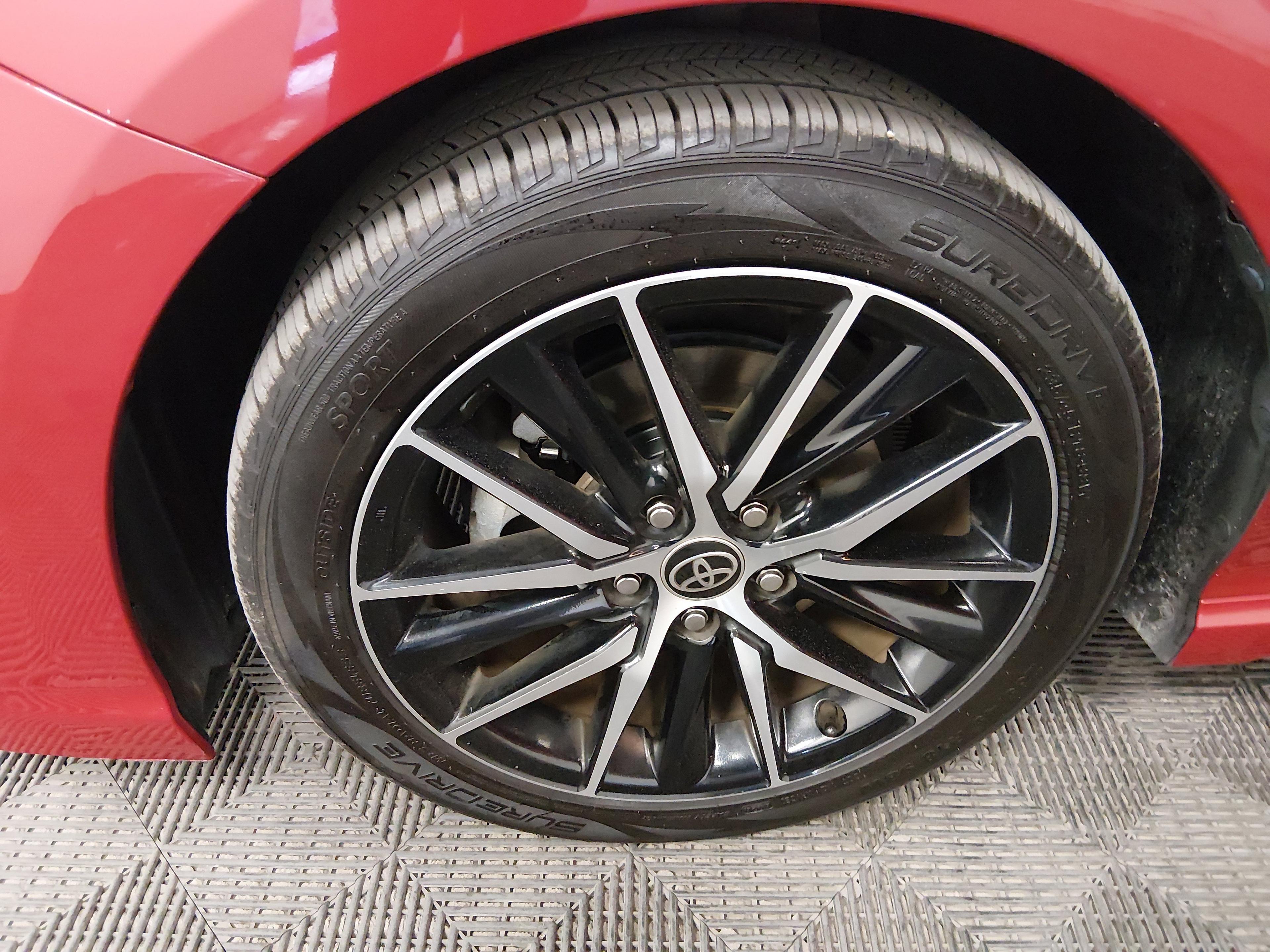 Toyota Camry Se Auto - Thumbnail 10