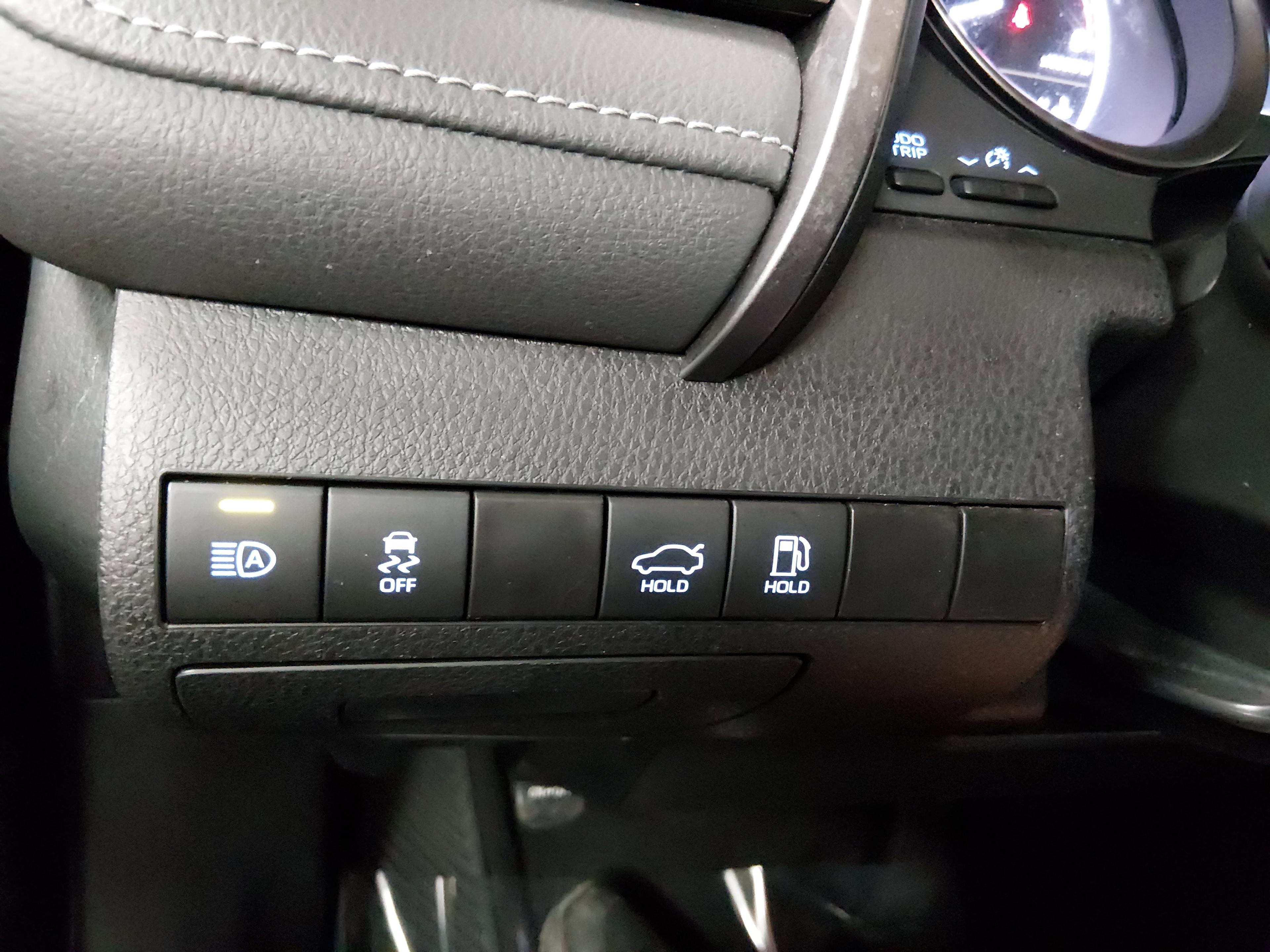 Toyota Camry Se Auto - Thumbnail 13