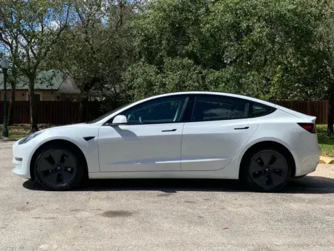 Tesla Model 3 Long Range - Thumbnail 5