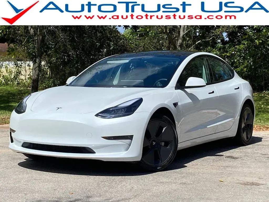 Tesla Model 3 Long Range - Thumbnail 2