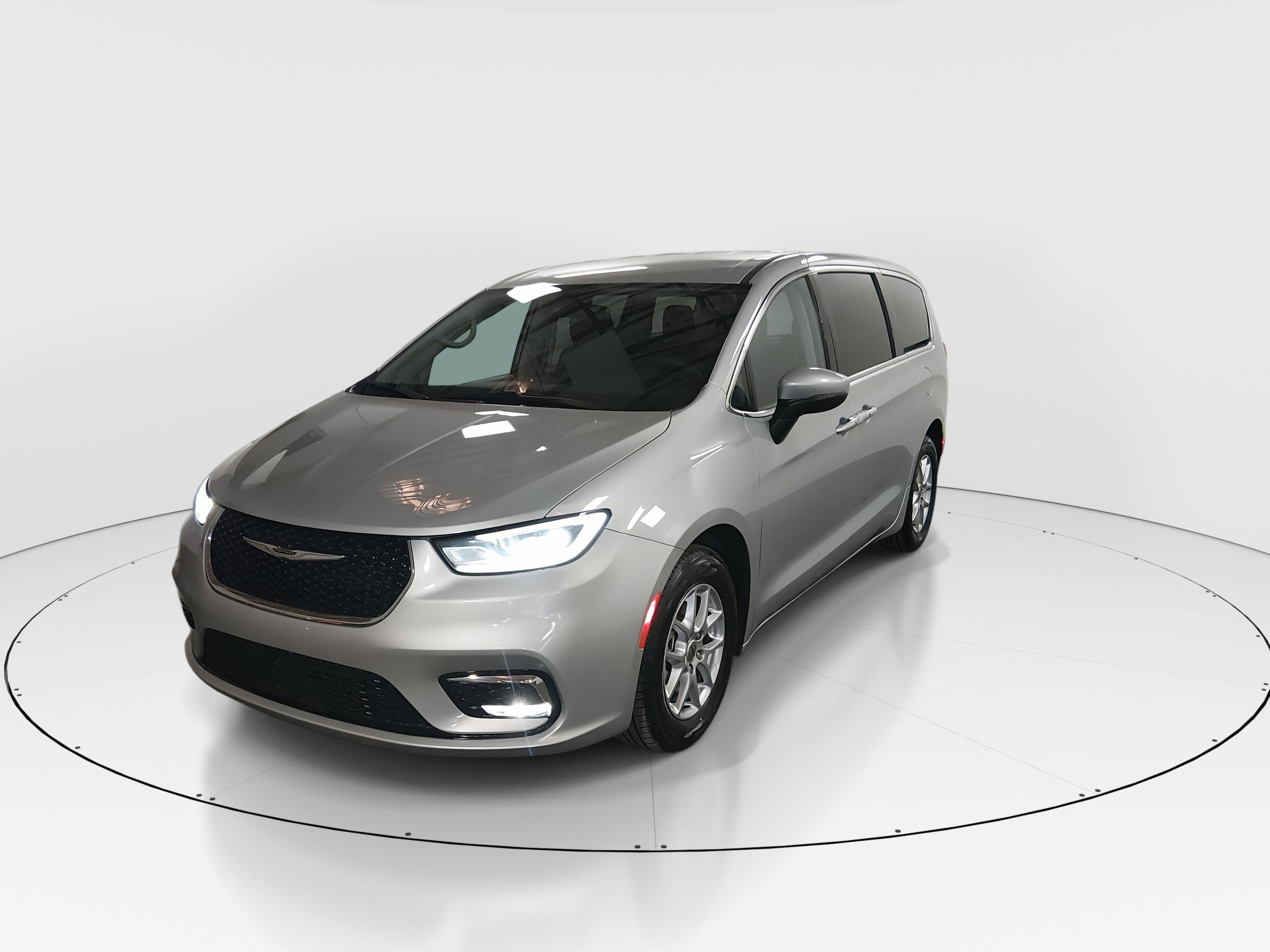 Chrysler Pacifica Touring L Fwd - Thumbnail 3