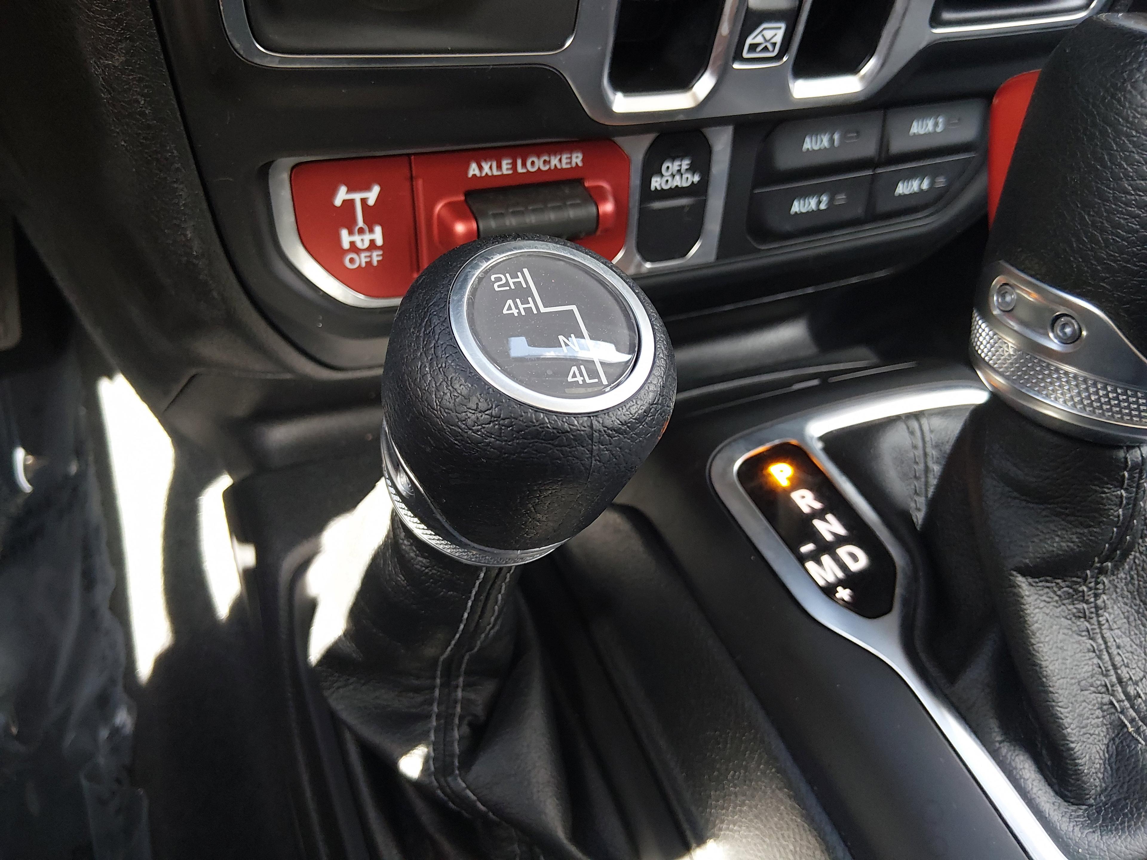 Jeep Wrangler Willys 4 Door 4X4 - Thumbnail 19