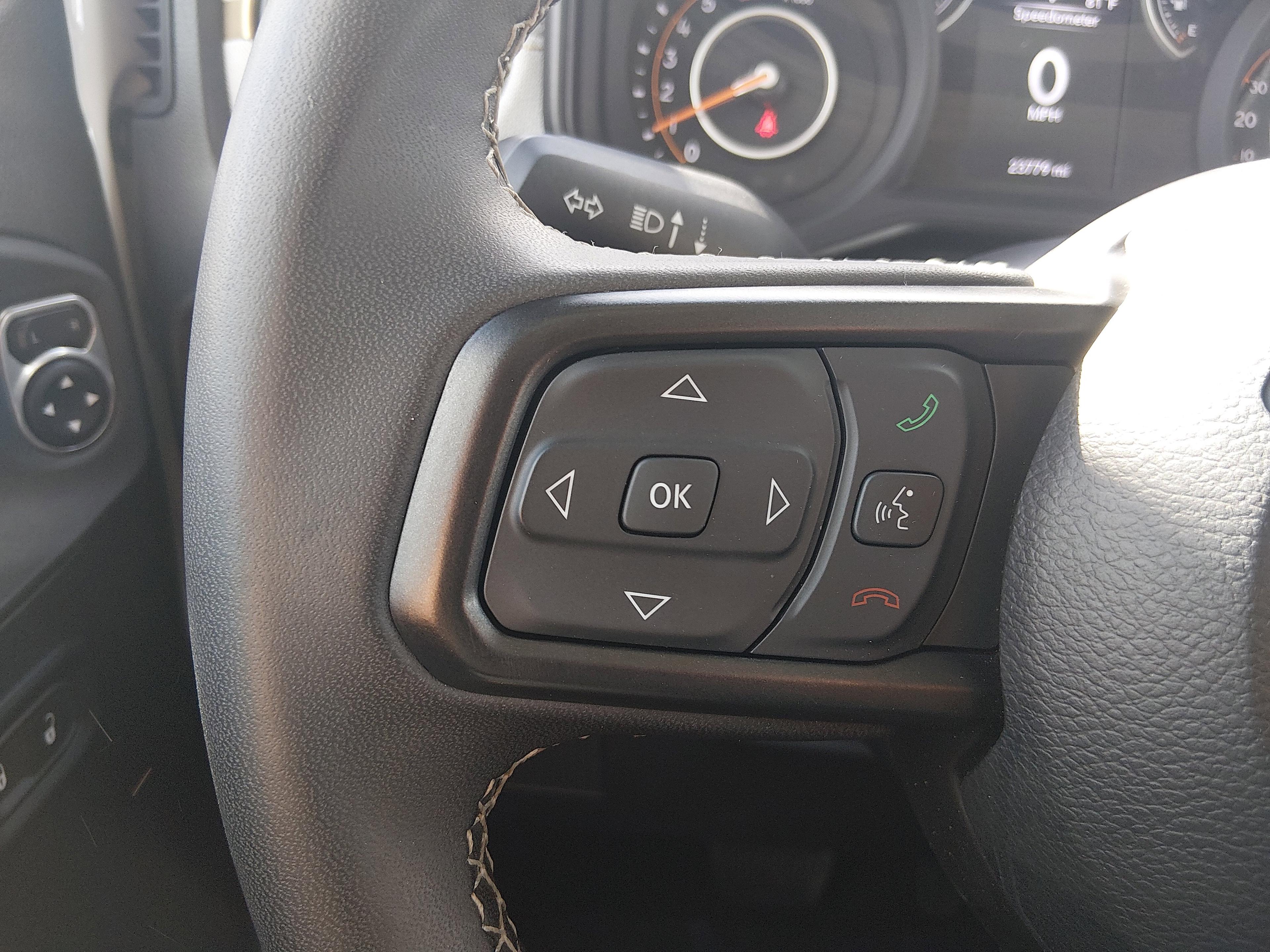 Jeep Wrangler Willys 4 Door 4X4 - Thumbnail 12