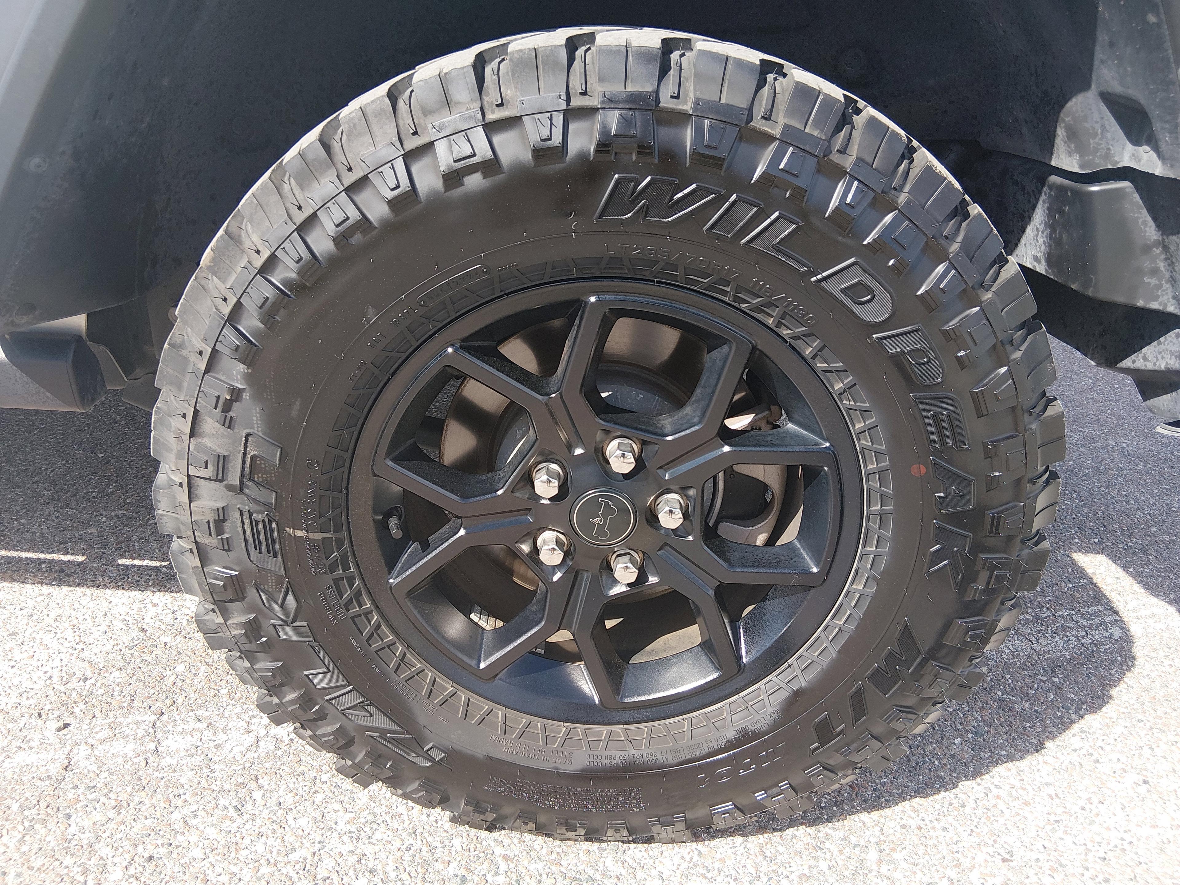 Jeep Wrangler Willys 4 Door 4X4 - Thumbnail 10