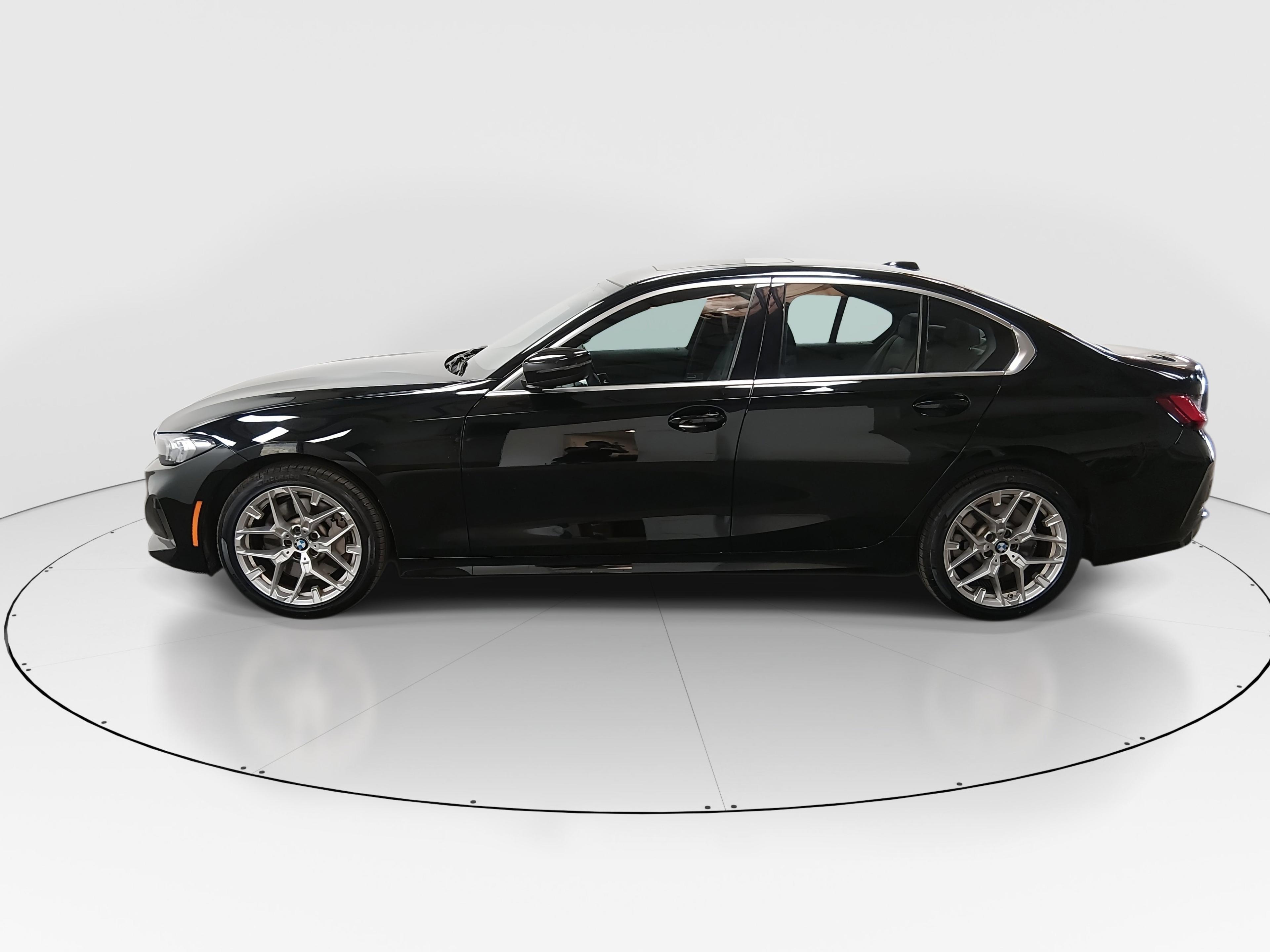 BMW 3 Series 330I Sedan - Thumbnail 4