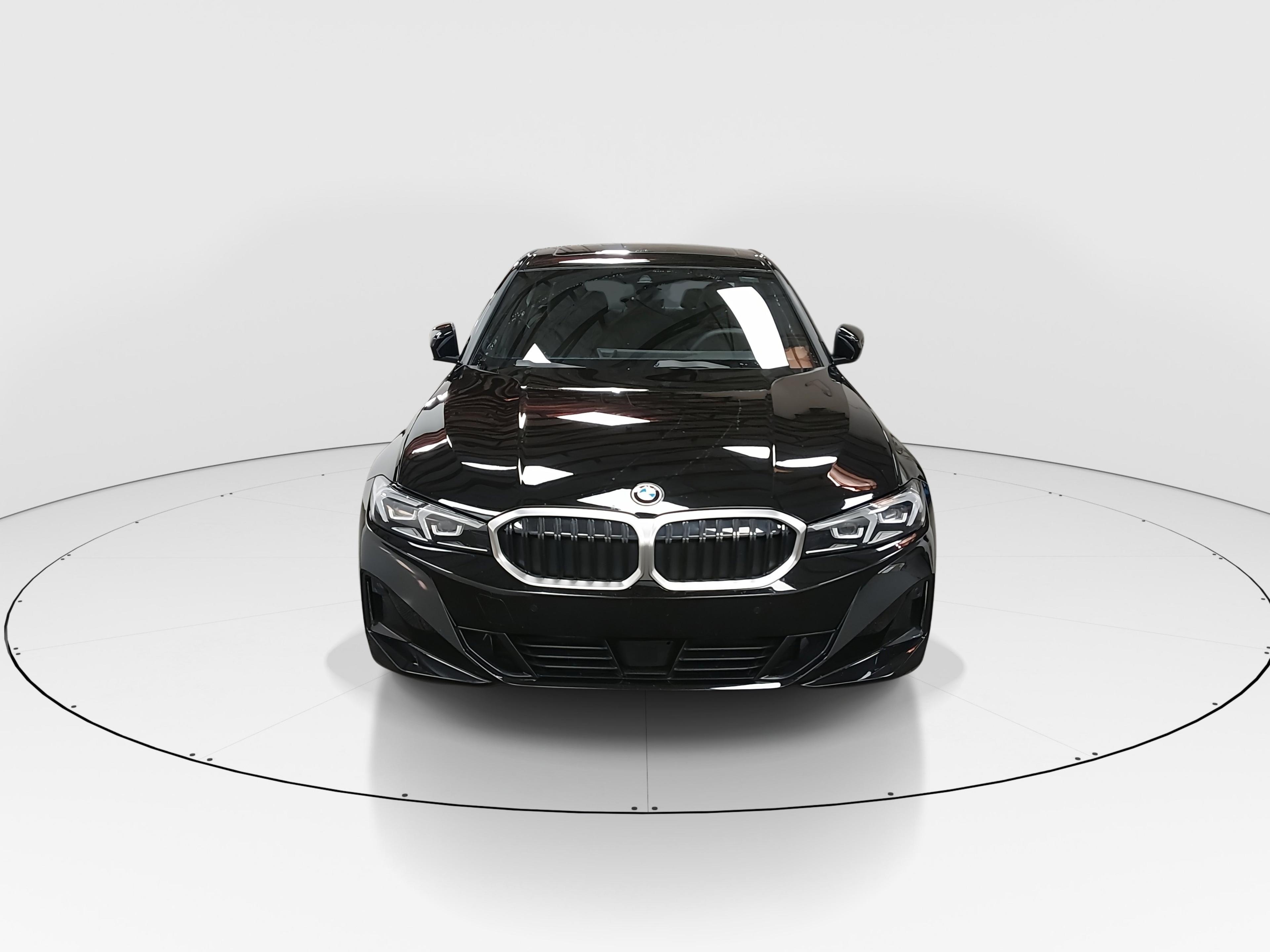 BMW 3 Series 330I Sedan - Thumbnail 2