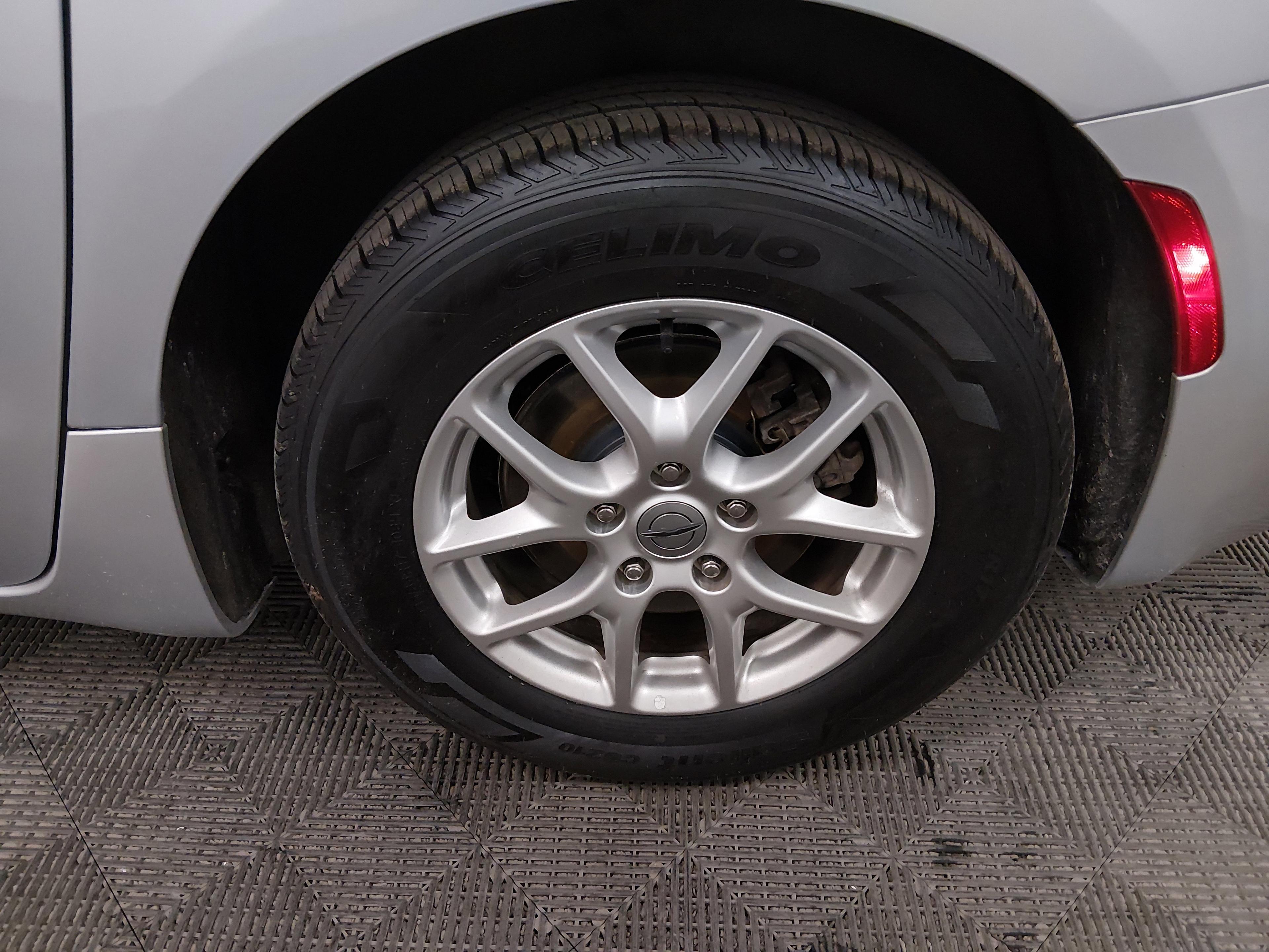 Chrysler Voyager Lx Fwd - Thumbnail 10