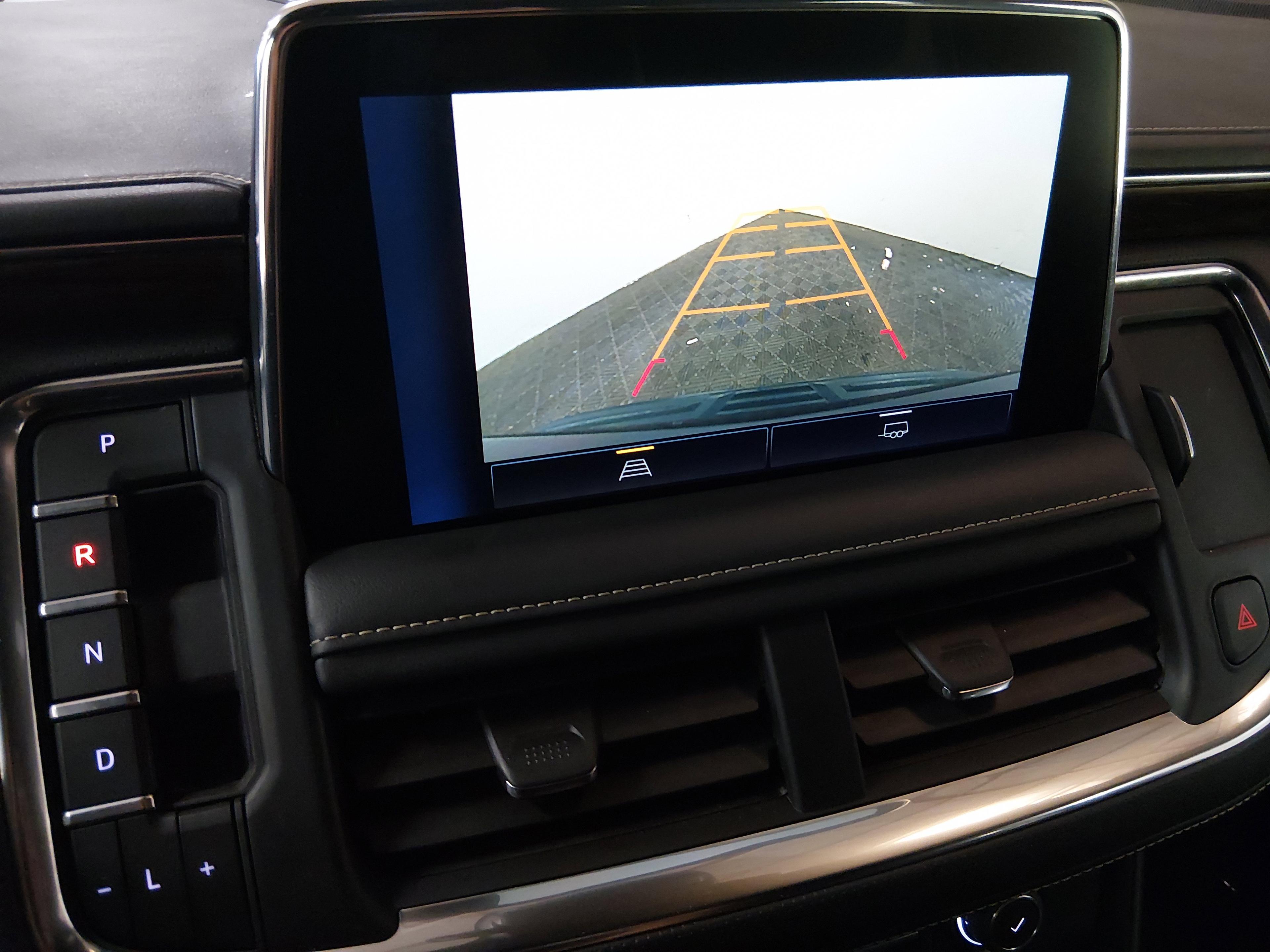 Chevrolet Suburban 2Wd 4Dr Premier - Thumbnail 17