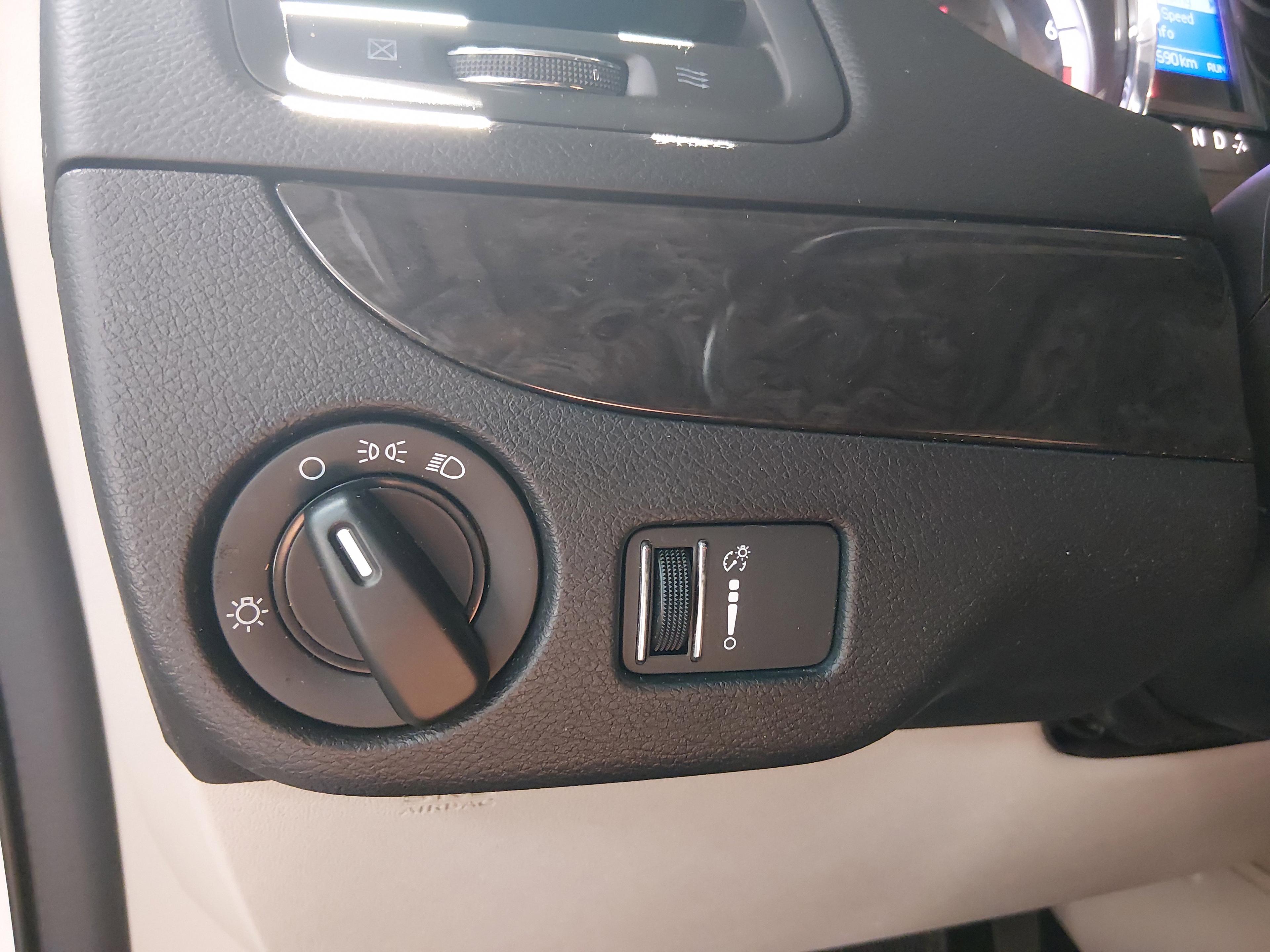 Dodge Grand Caravan - Thumbnail 13