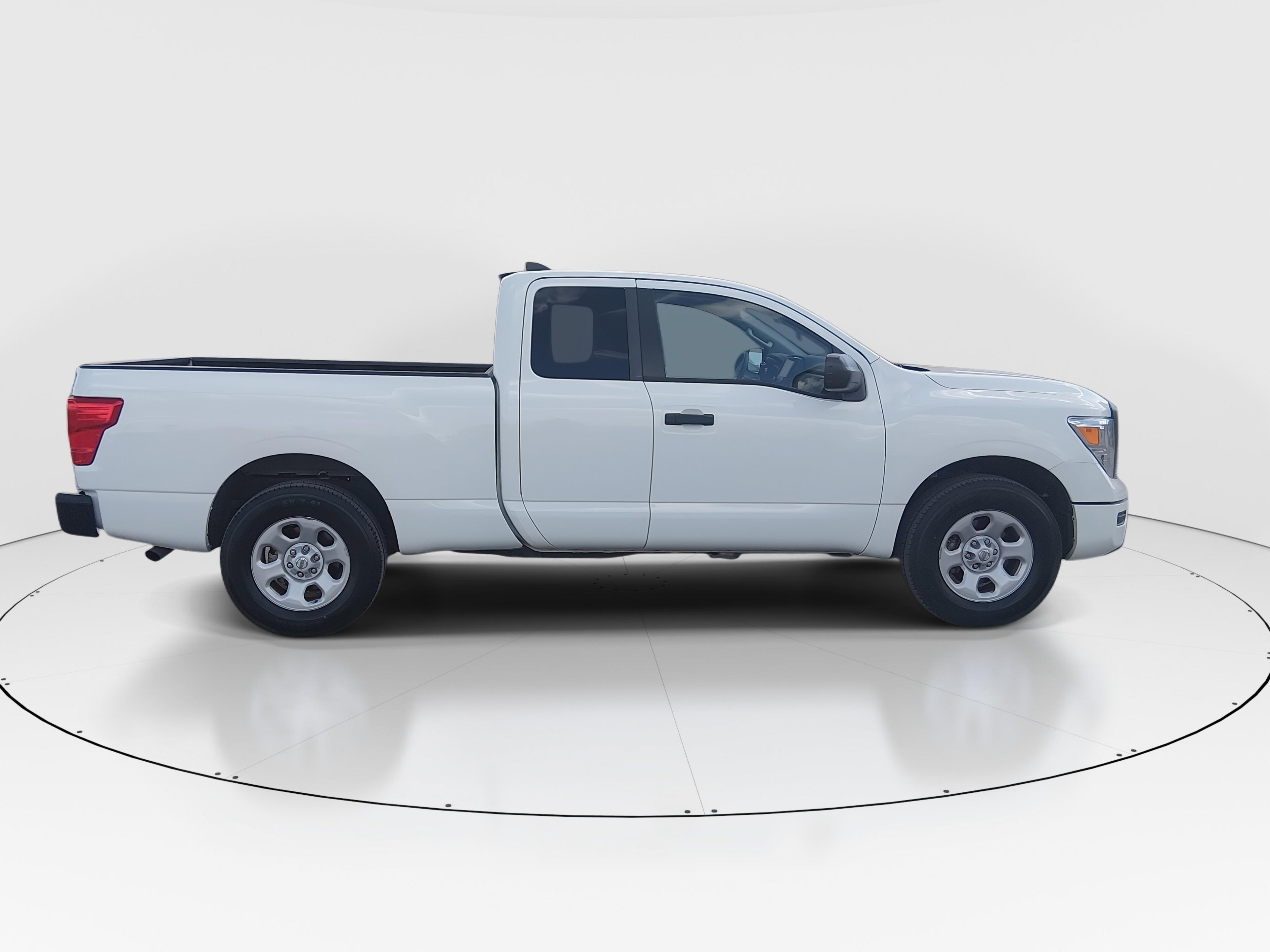 Nissan Titan 4X2 King Cab S - Thumbnail 8