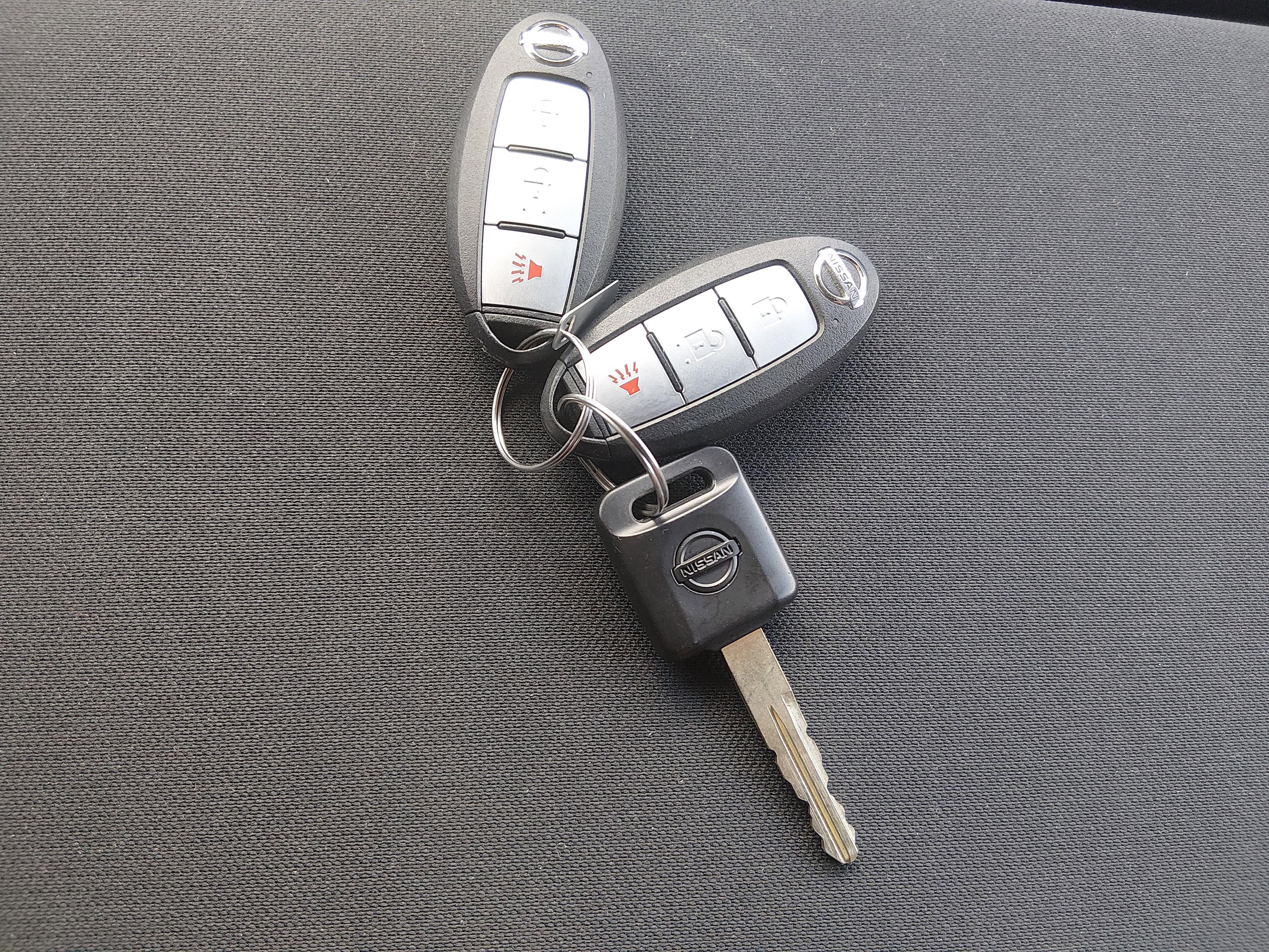 Nissan Titan 4X2 King Cab S - Thumbnail 15