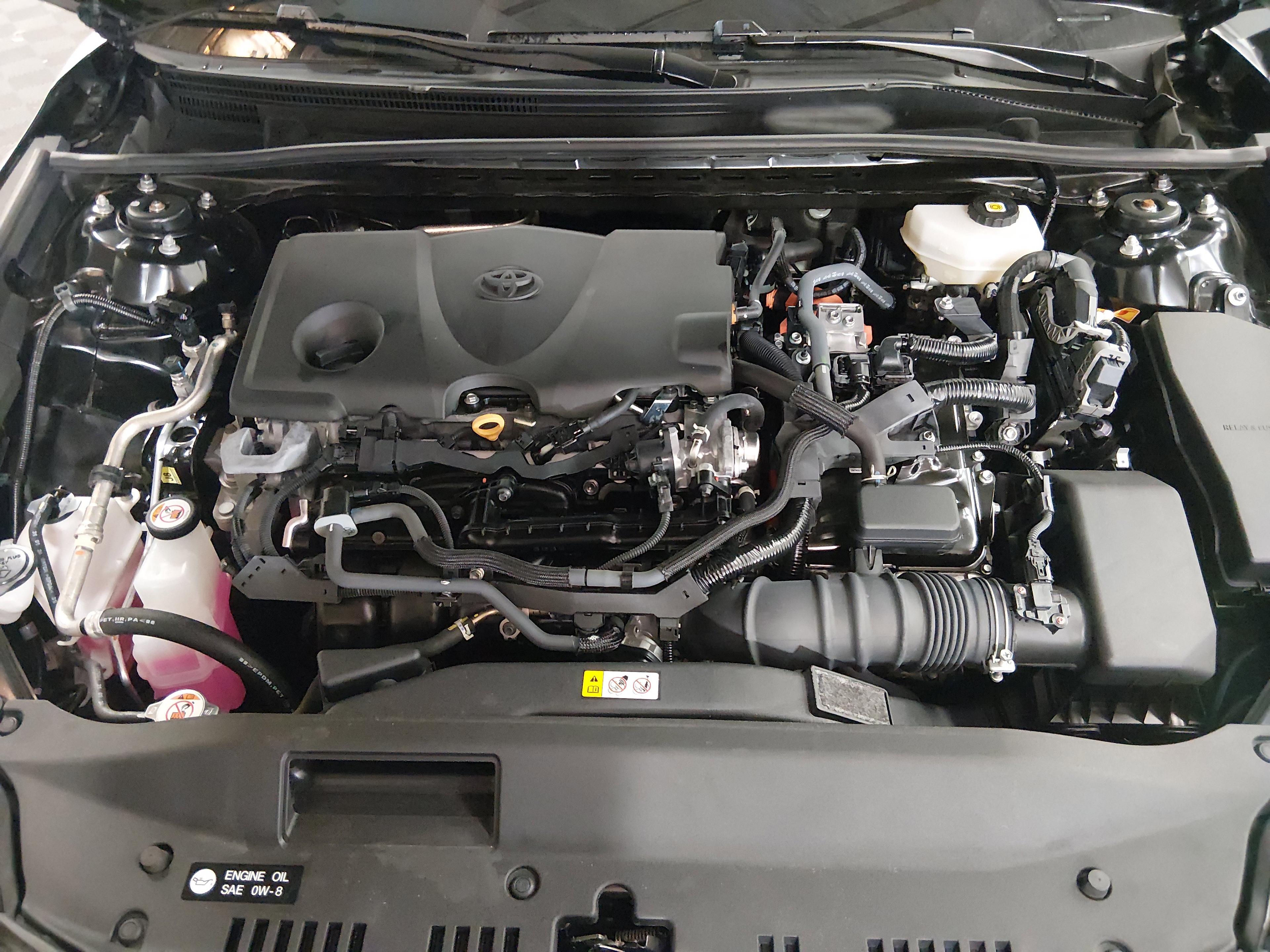 Toyota Camry Le - Thumbnail 9