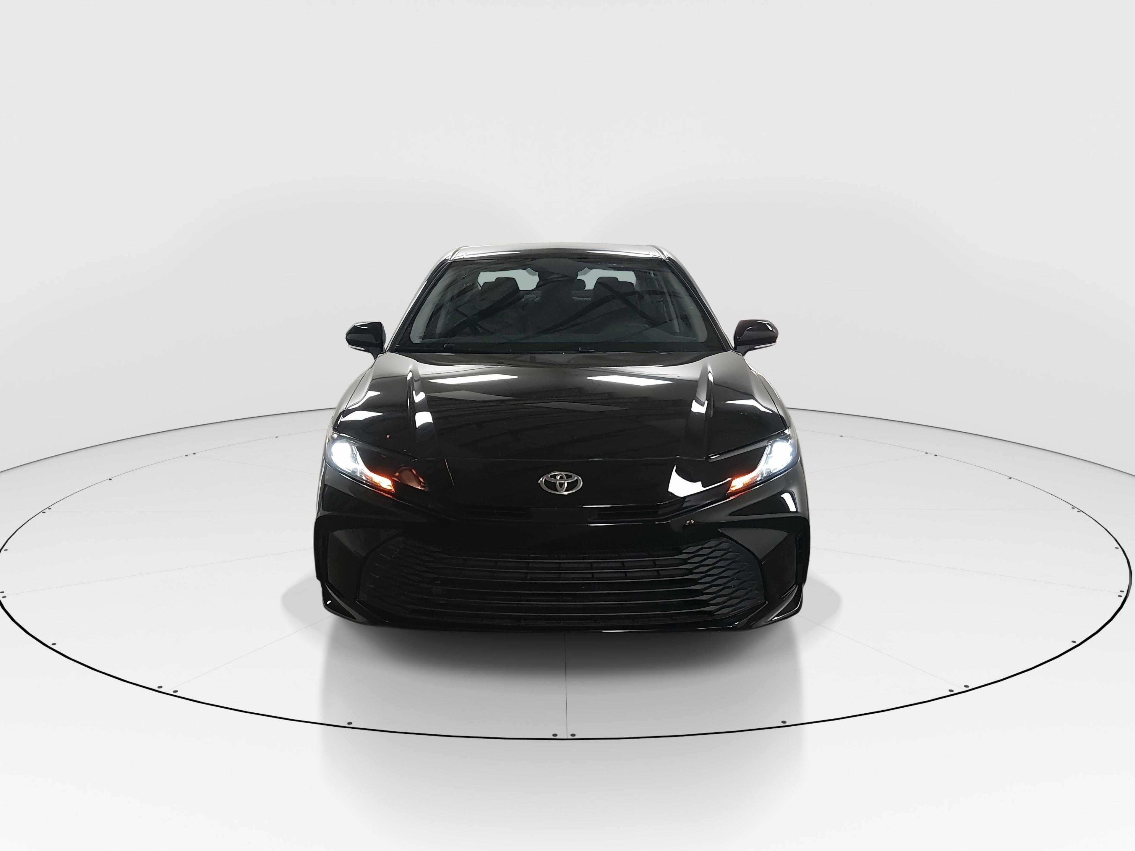 Toyota Camry Le - Thumbnail 2