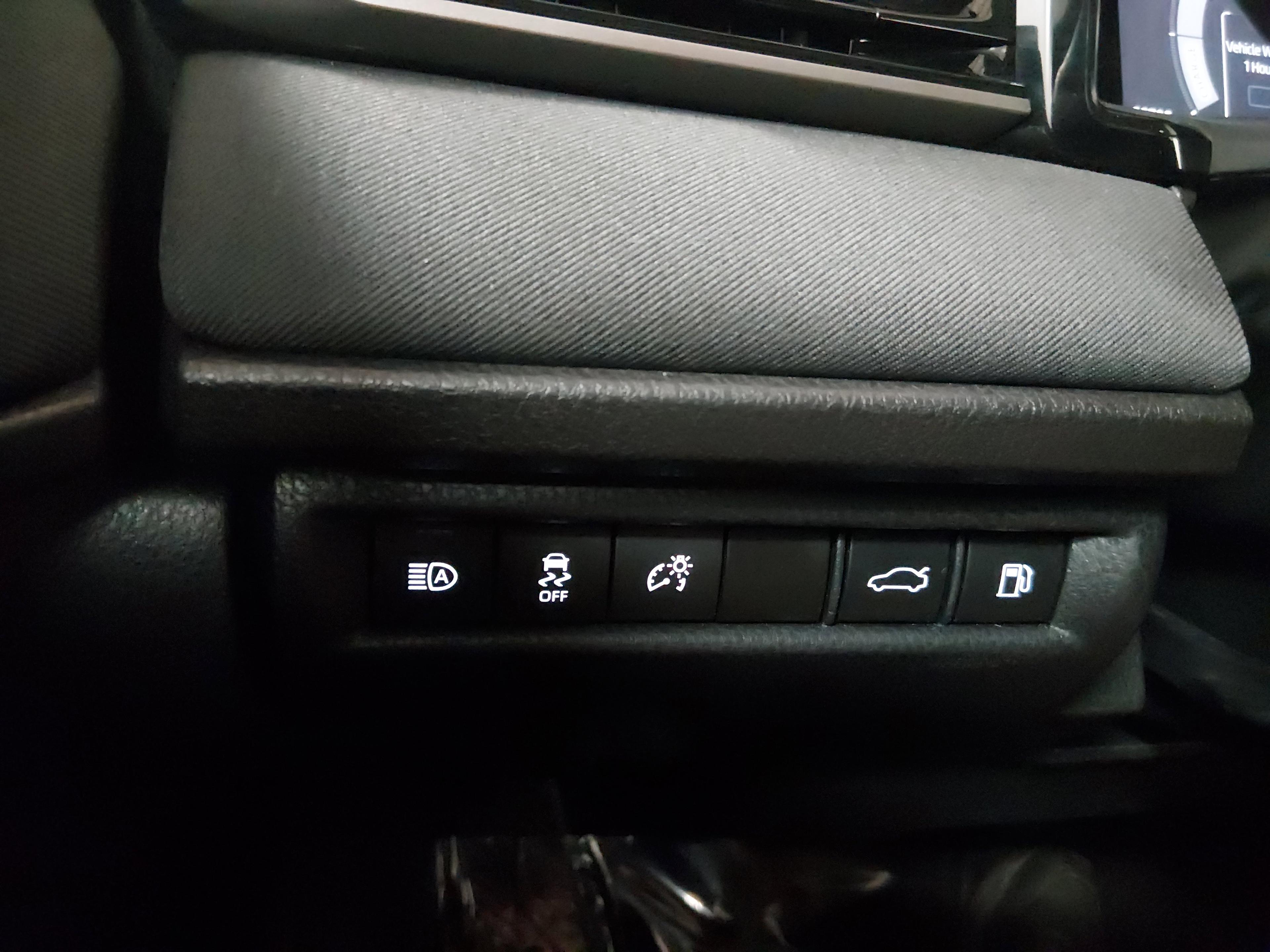 Toyota Camry Le - Thumbnail 13