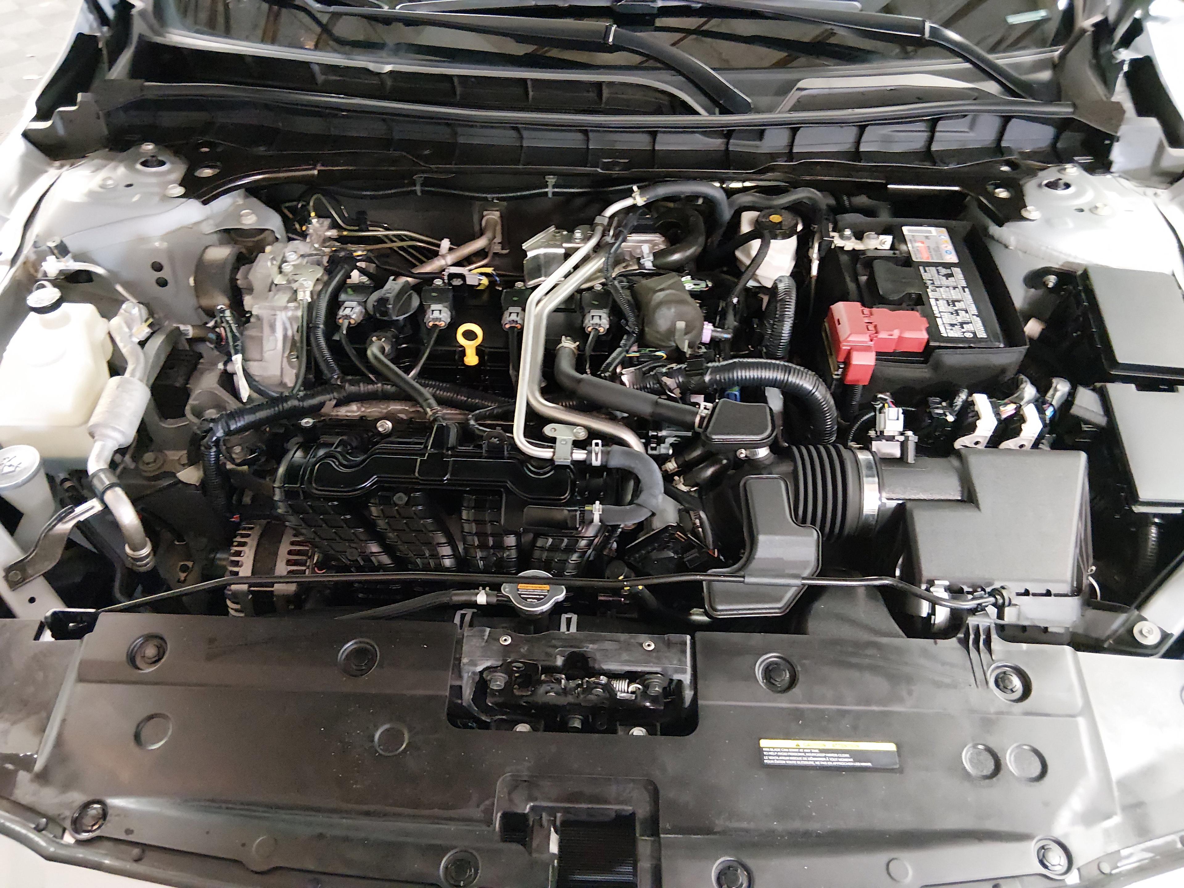 Nissan Altima 2.5 S Sedan - Thumbnail 9