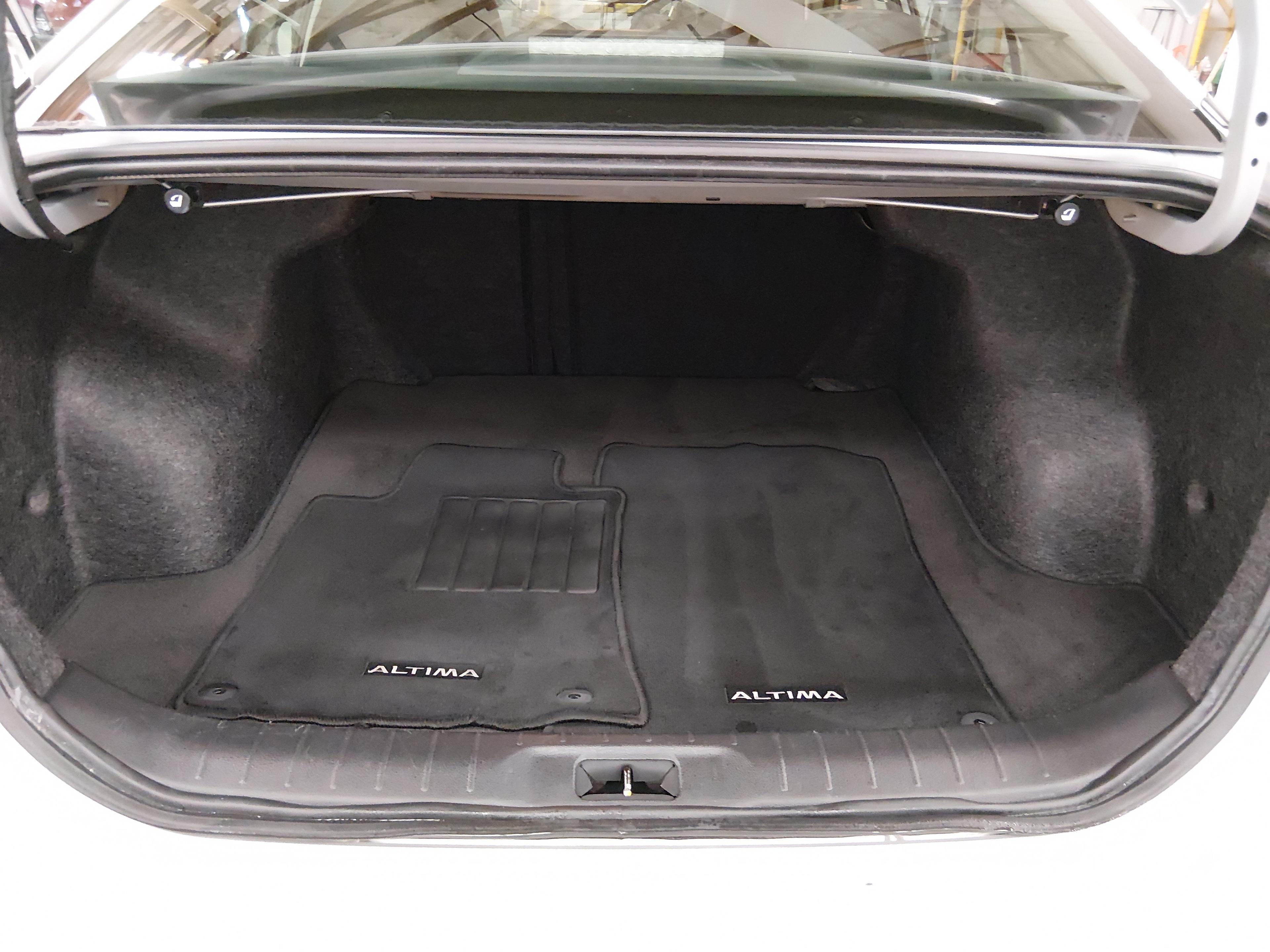 Nissan Altima 2.5 S Sedan - Thumbnail 11