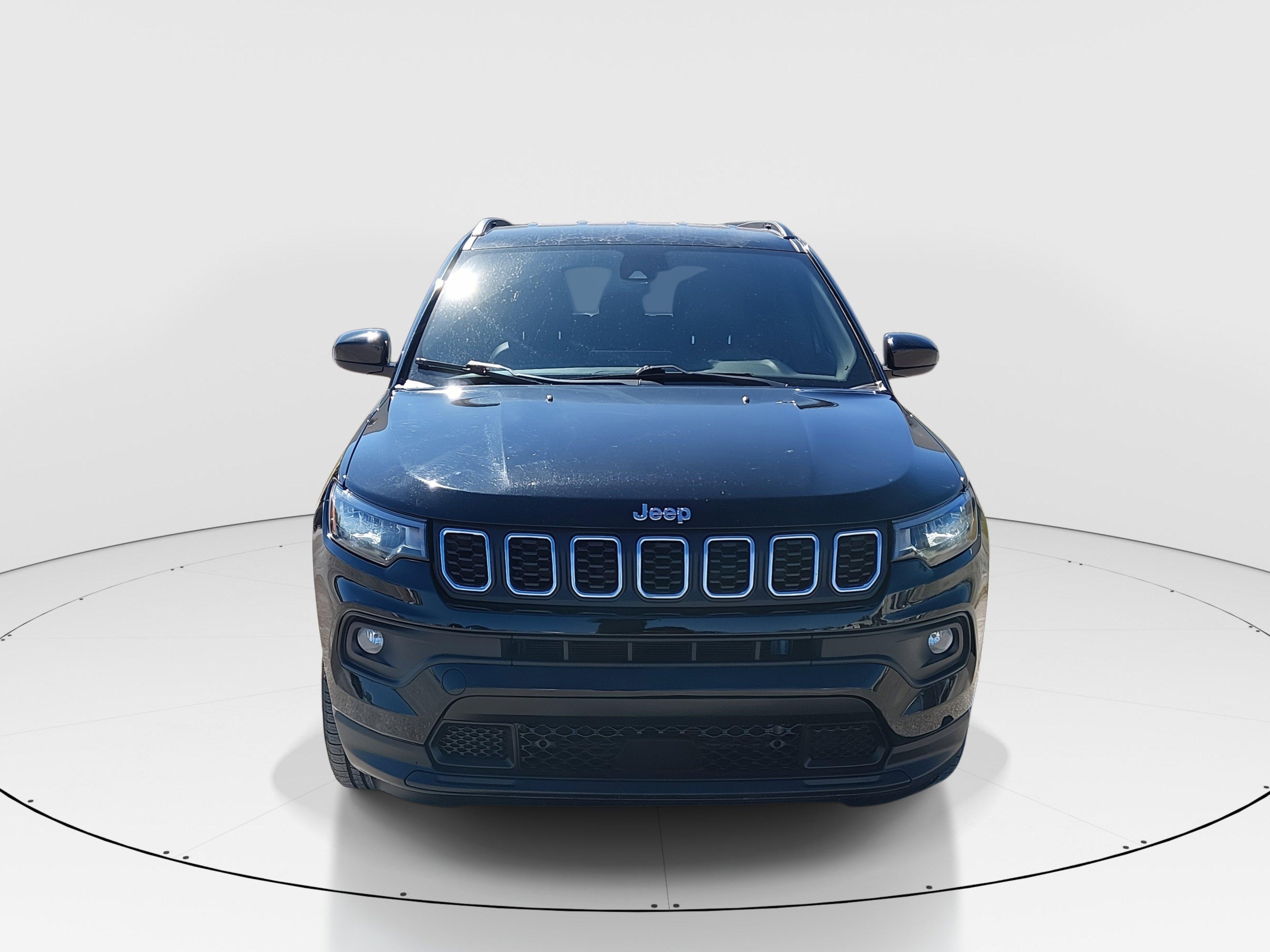Jeep Compass Latitude 4X4 - Thumbnail 2