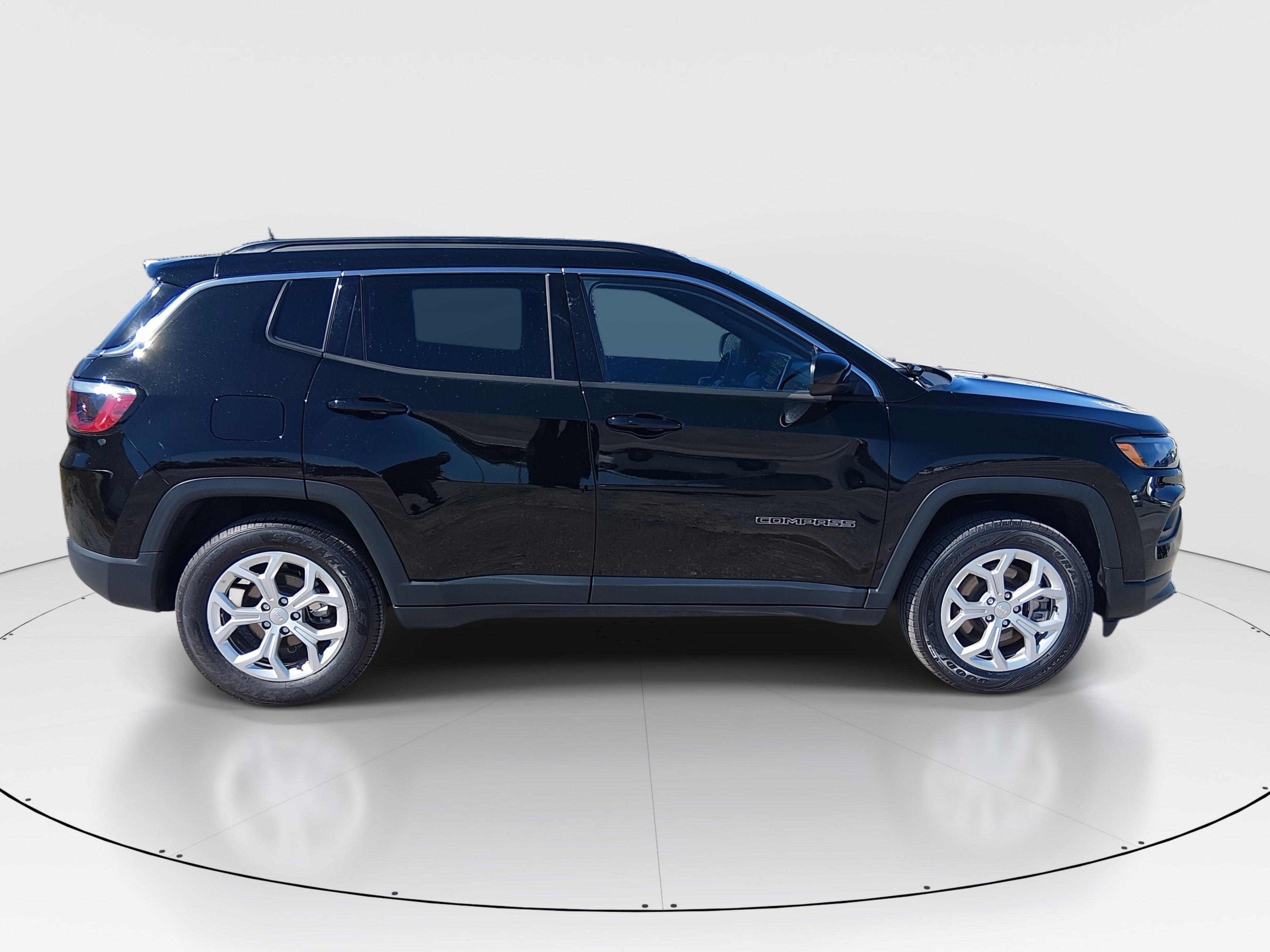 Jeep Compass Latitude 4X4 - Thumbnail 8