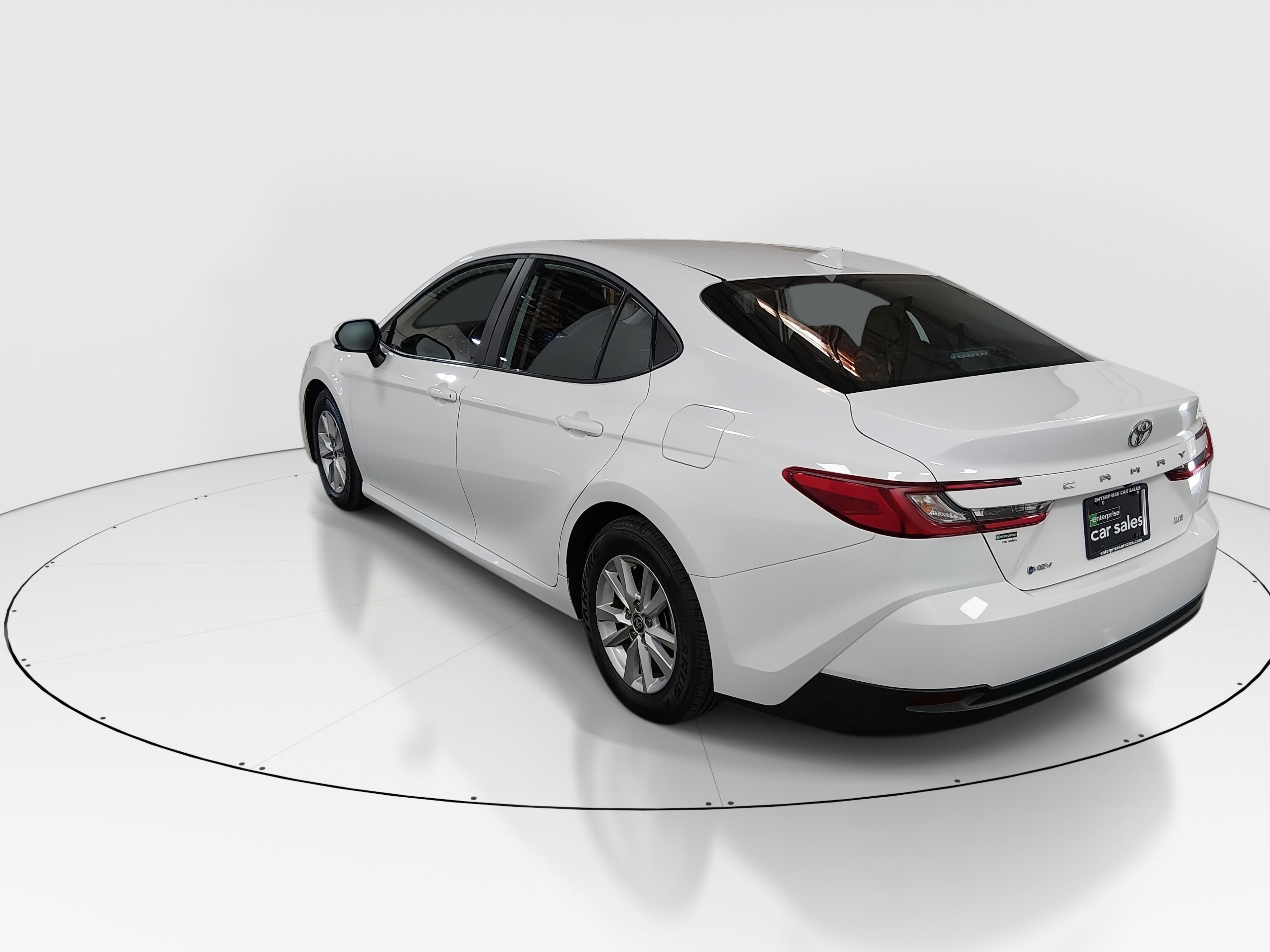 Toyota Camry Le - Thumbnail 5