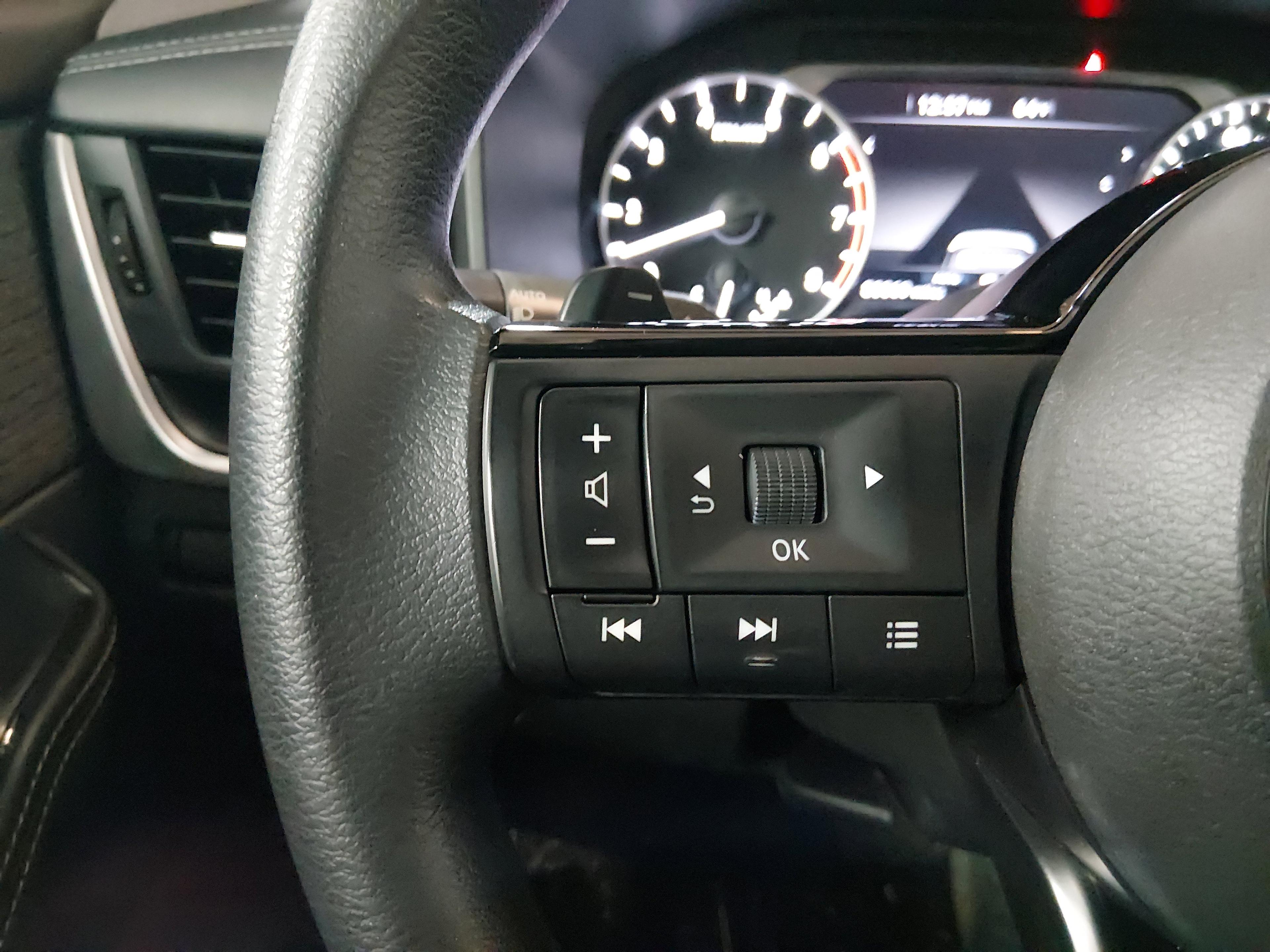 Nissan Rogue - Thumbnail 12