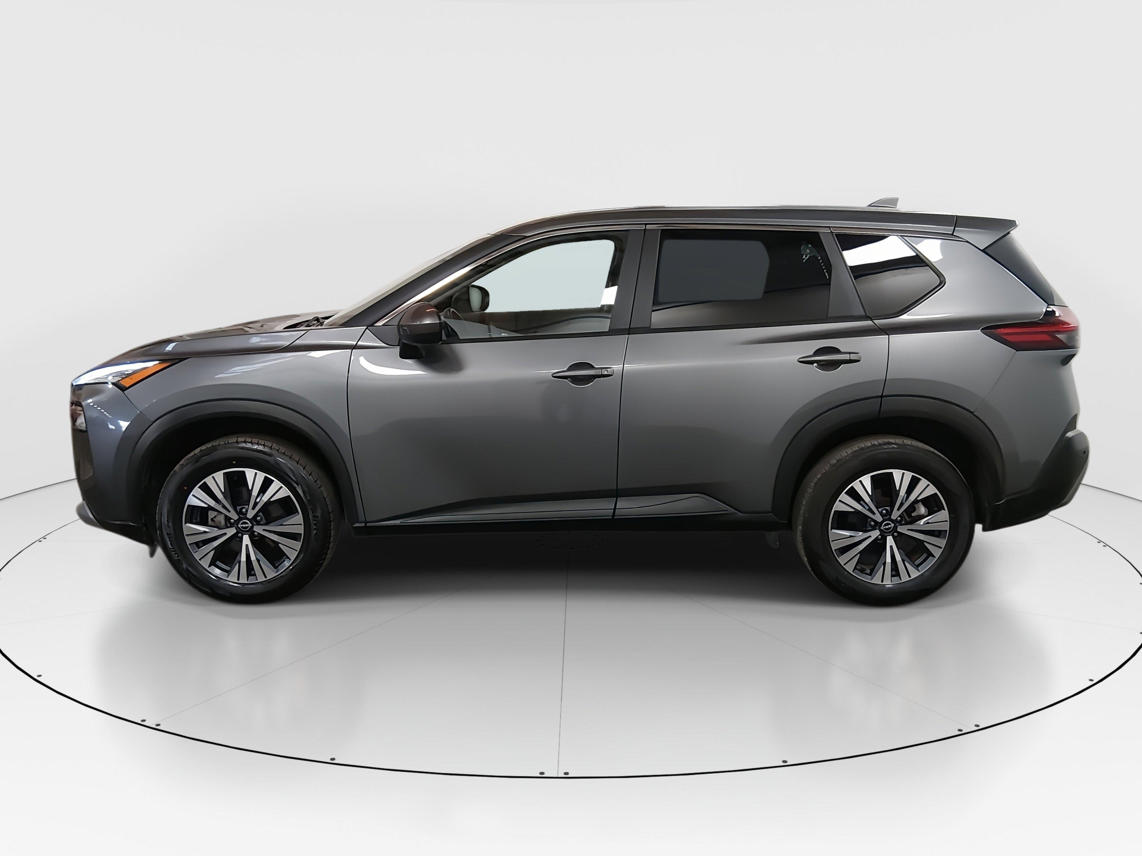 Nissan Rogue - Thumbnail 4