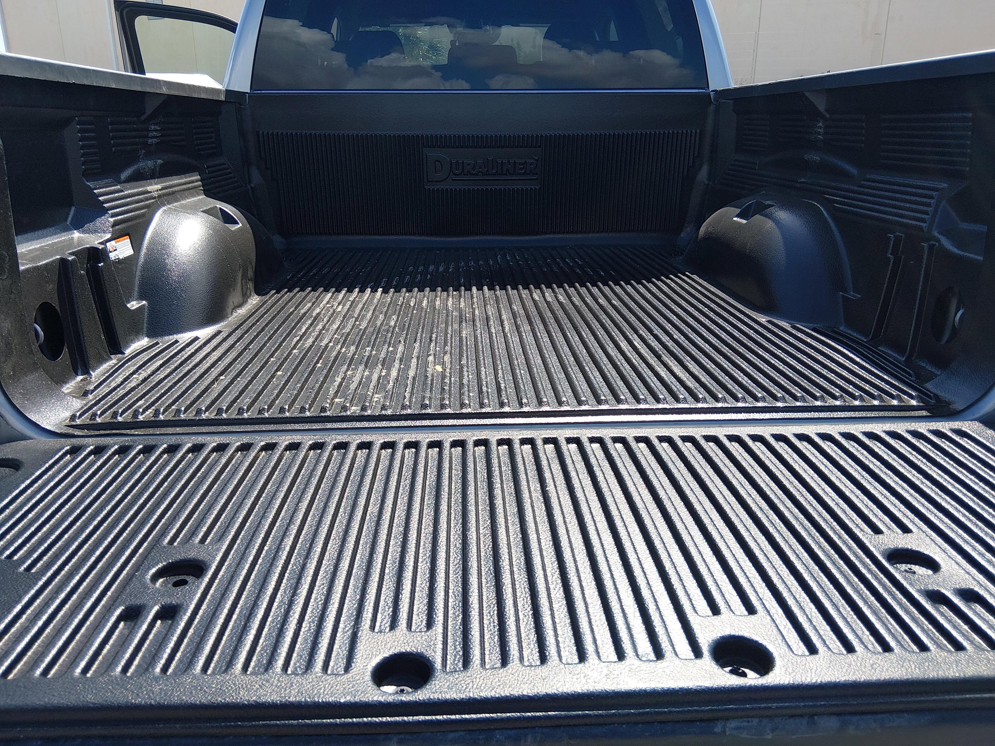 Ram 1500 Laramie 4X2 Crew Cab 5'7" Box - Thumbnail 10