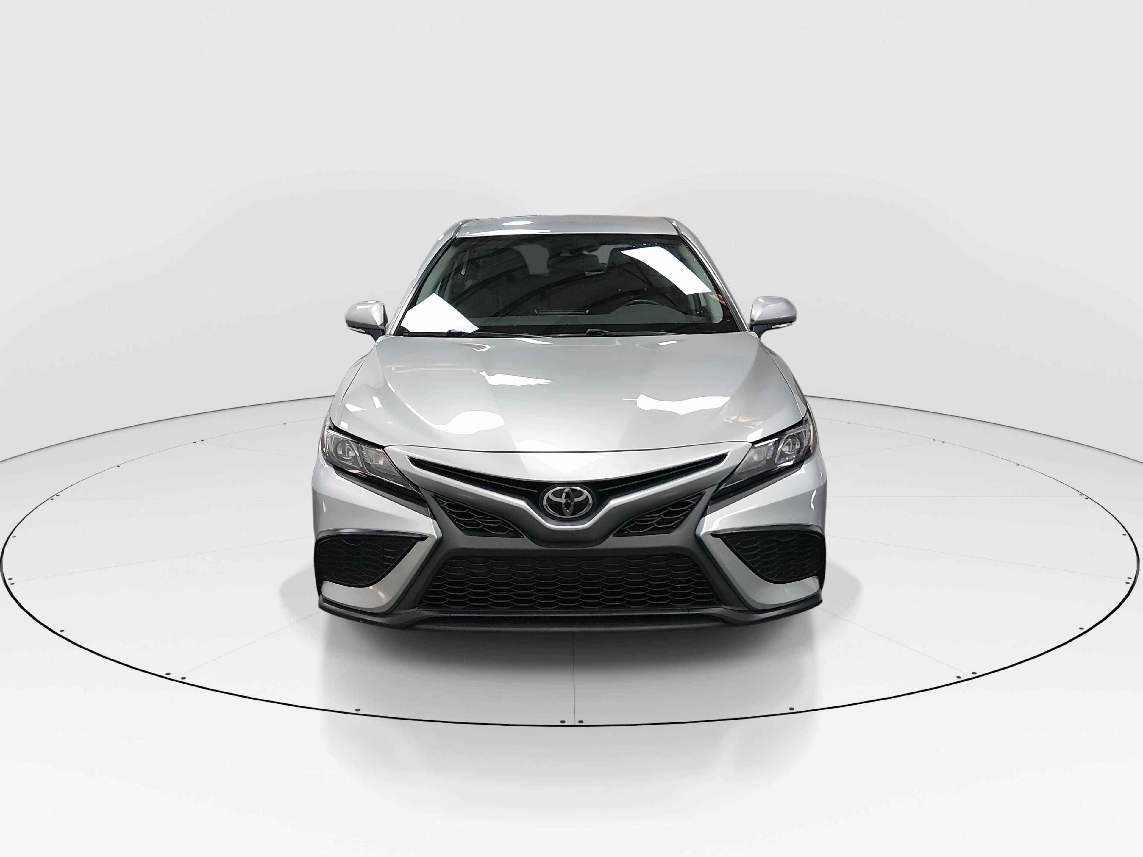 Toyota Camry Se Auto - Thumbnail 2