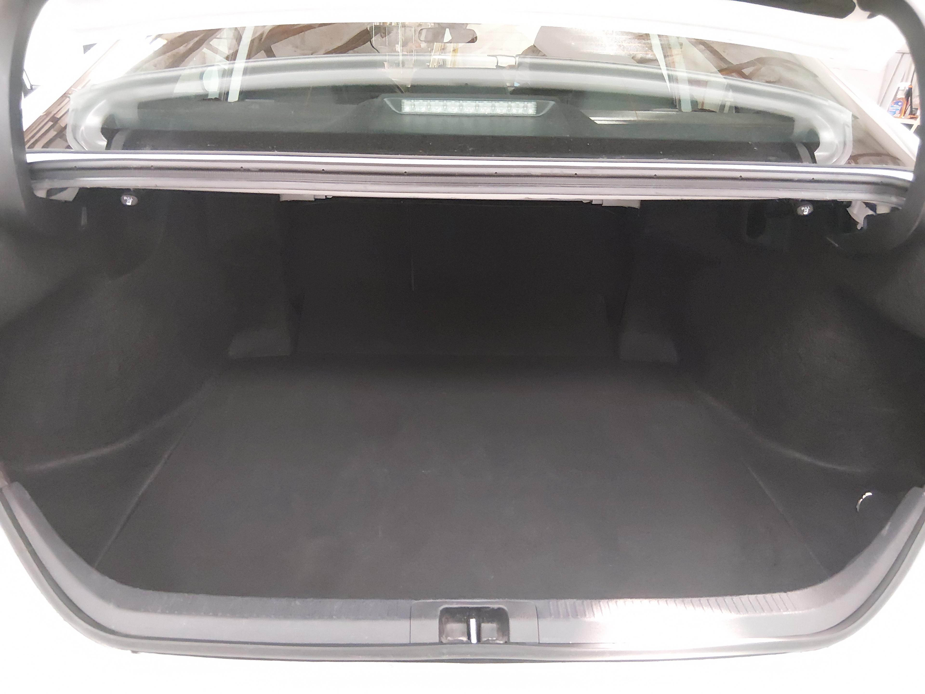 Toyota Camry Le Auto - Thumbnail 11