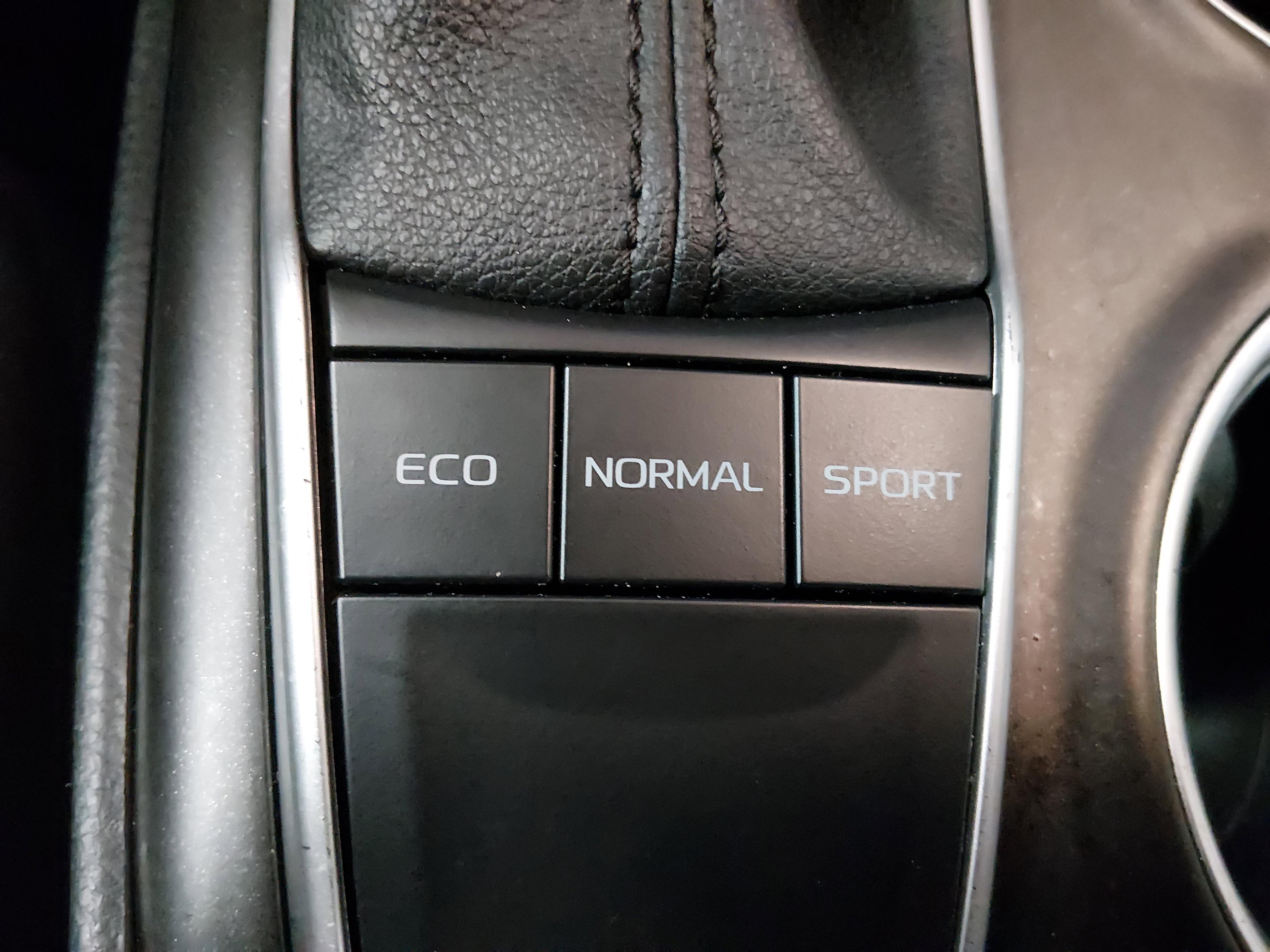 Toyota Camry Le Auto - Thumbnail 17