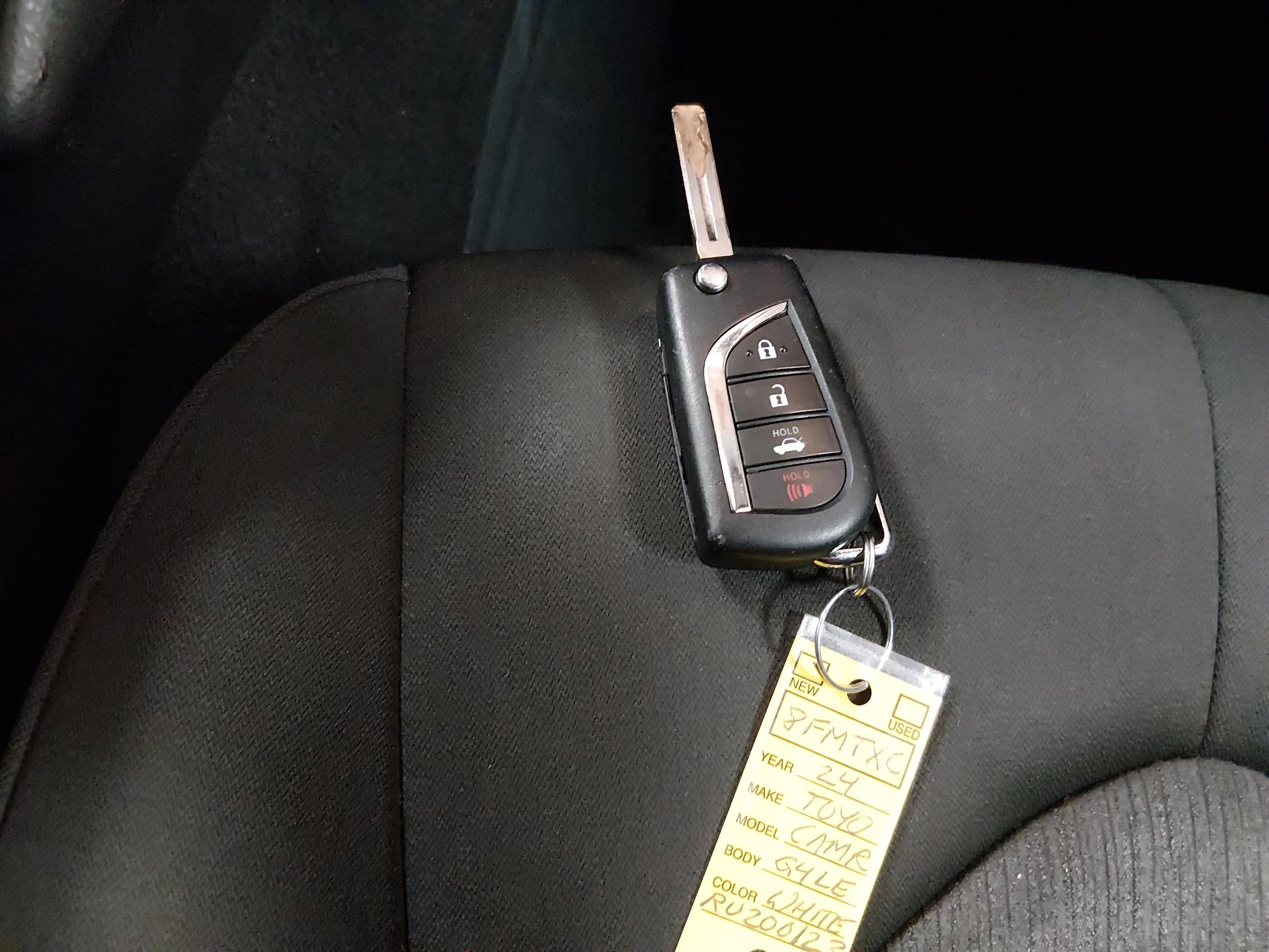 Toyota Camry Le Auto - Thumbnail 15