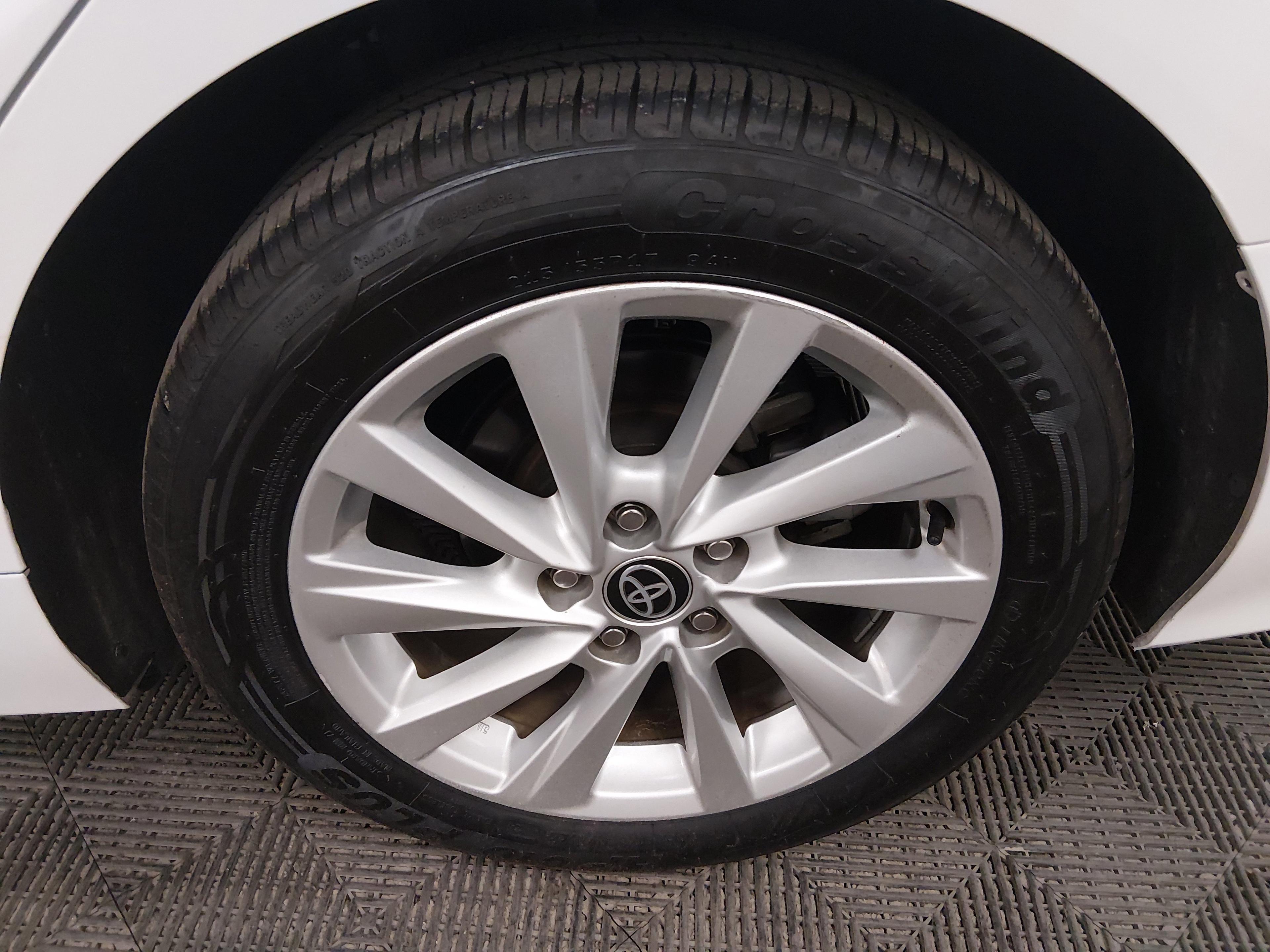 Toyota Camry Le Auto - Thumbnail 10