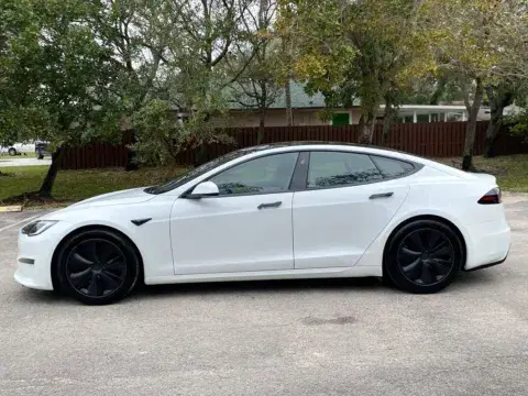 Tesla Model S Standard Range - Thumbnail 5