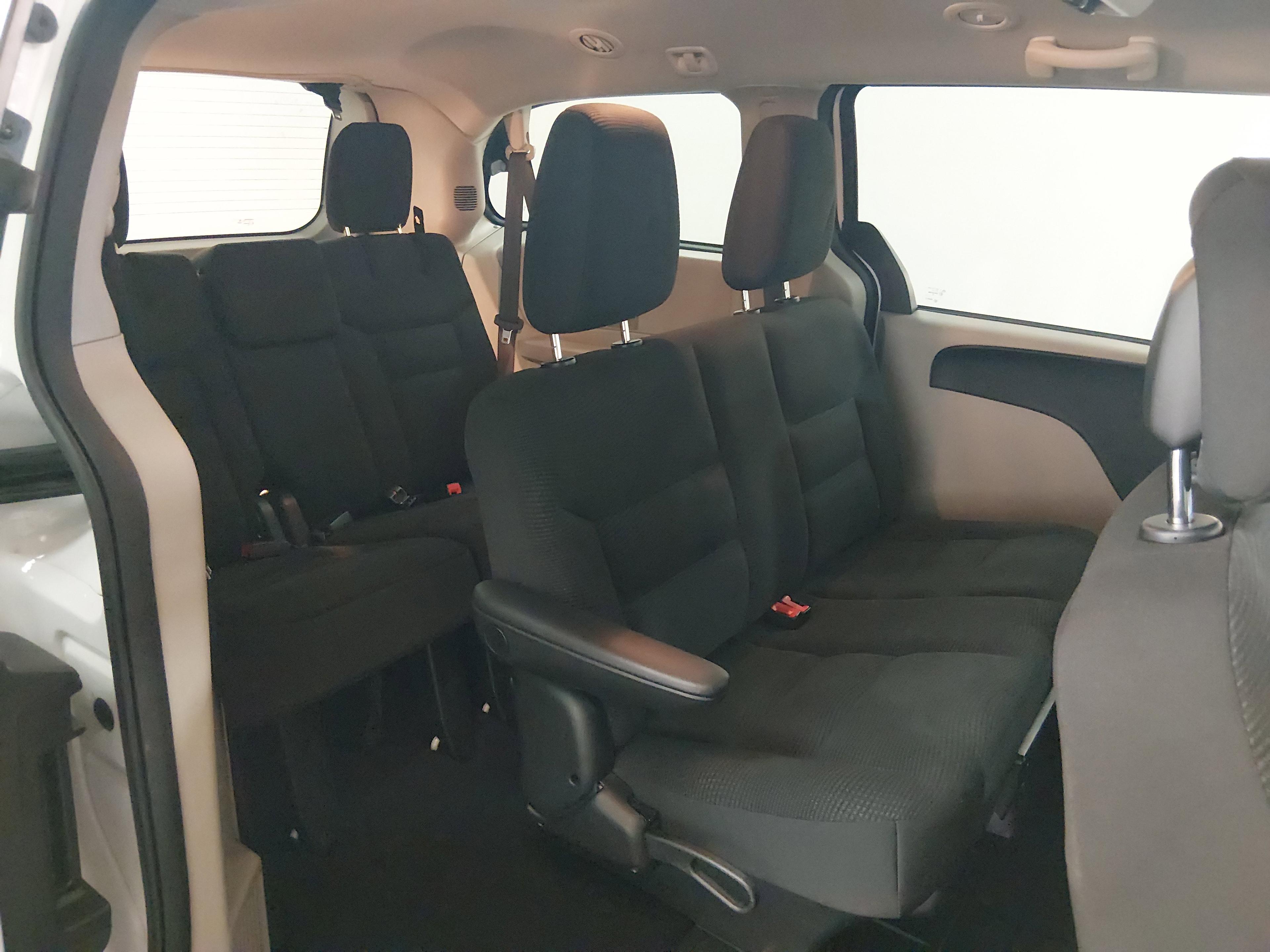 Dodge Grand Caravan - Thumbnail 19