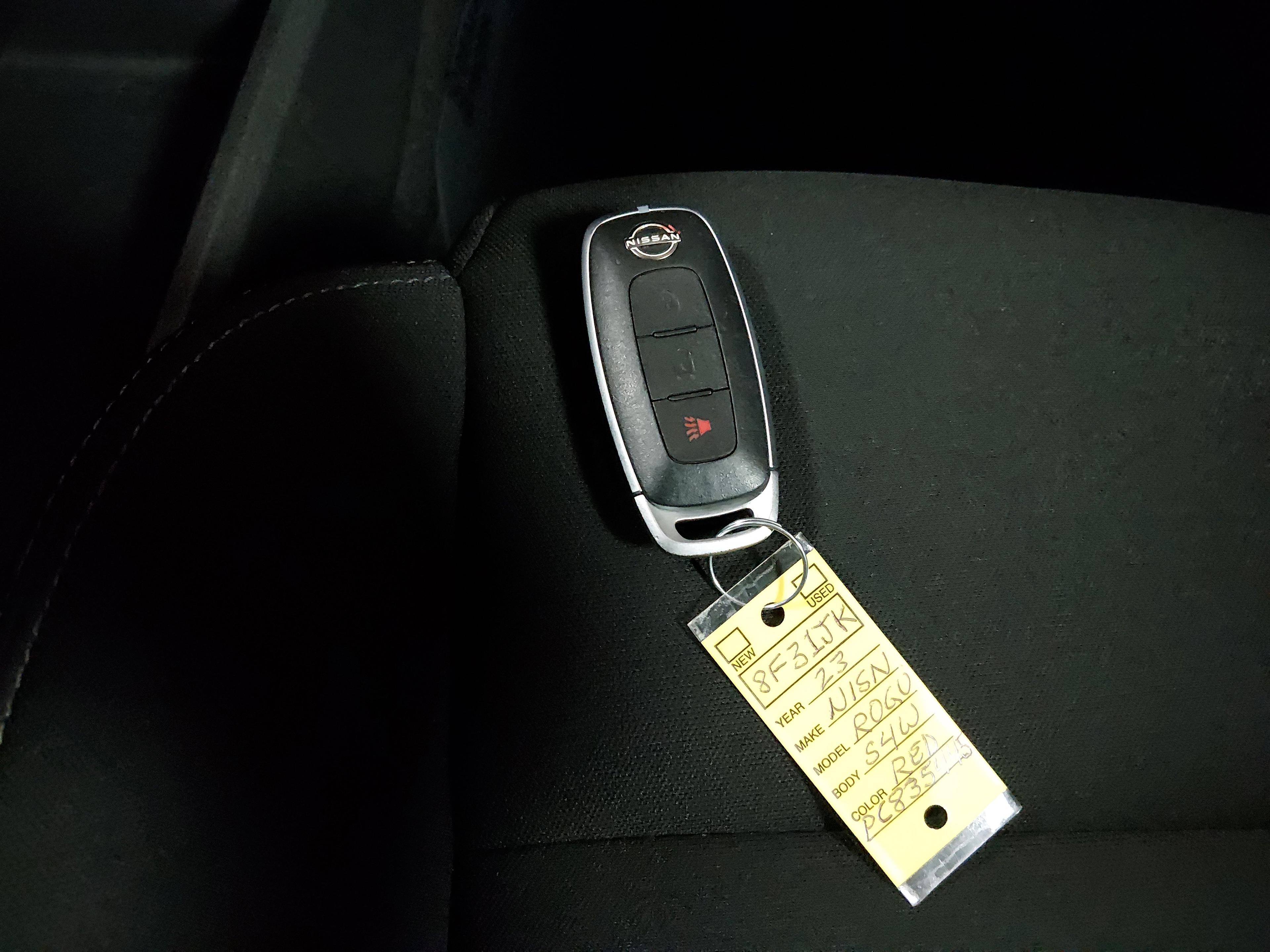 Nissan Rogue Awd S - Thumbnail 15