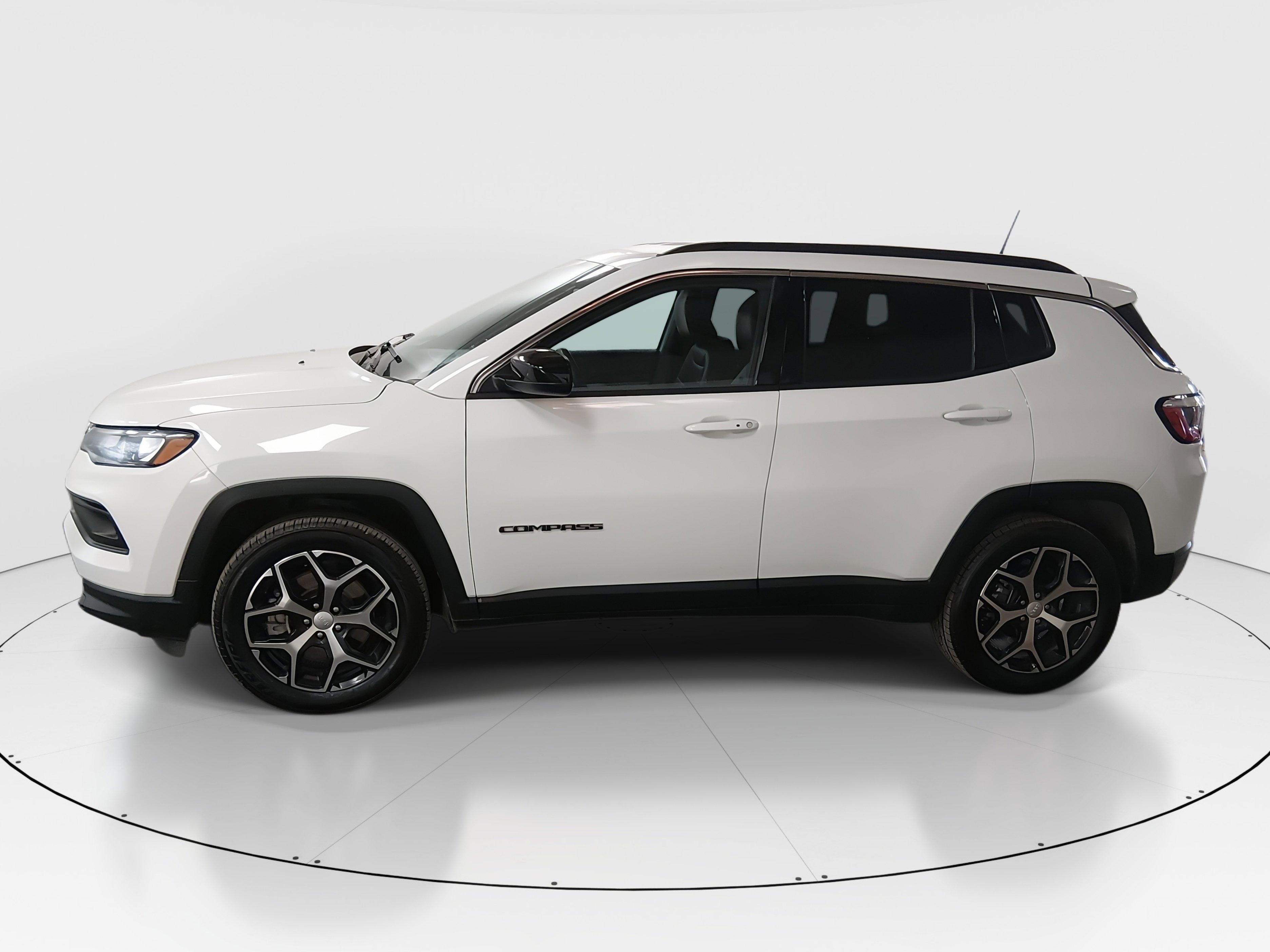 Jeep Compass Latitude 4X4 - Thumbnail 4